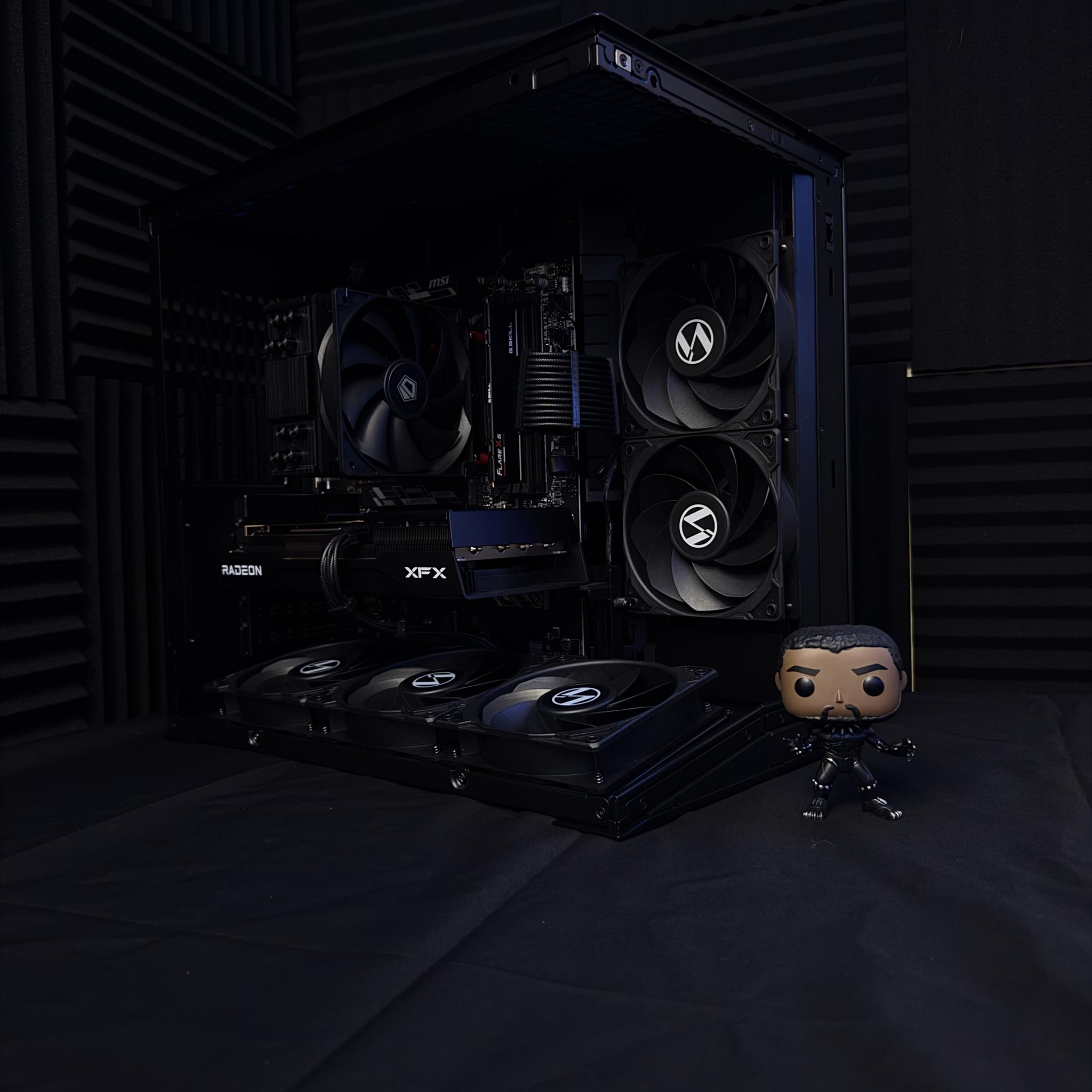 |The Black Panther Gaming PC|RX 9060 XT 16 GB|16 GB DDR5 6000|Ryzen 5 7600X3D|512 GB NVMe|ALL BLACK|