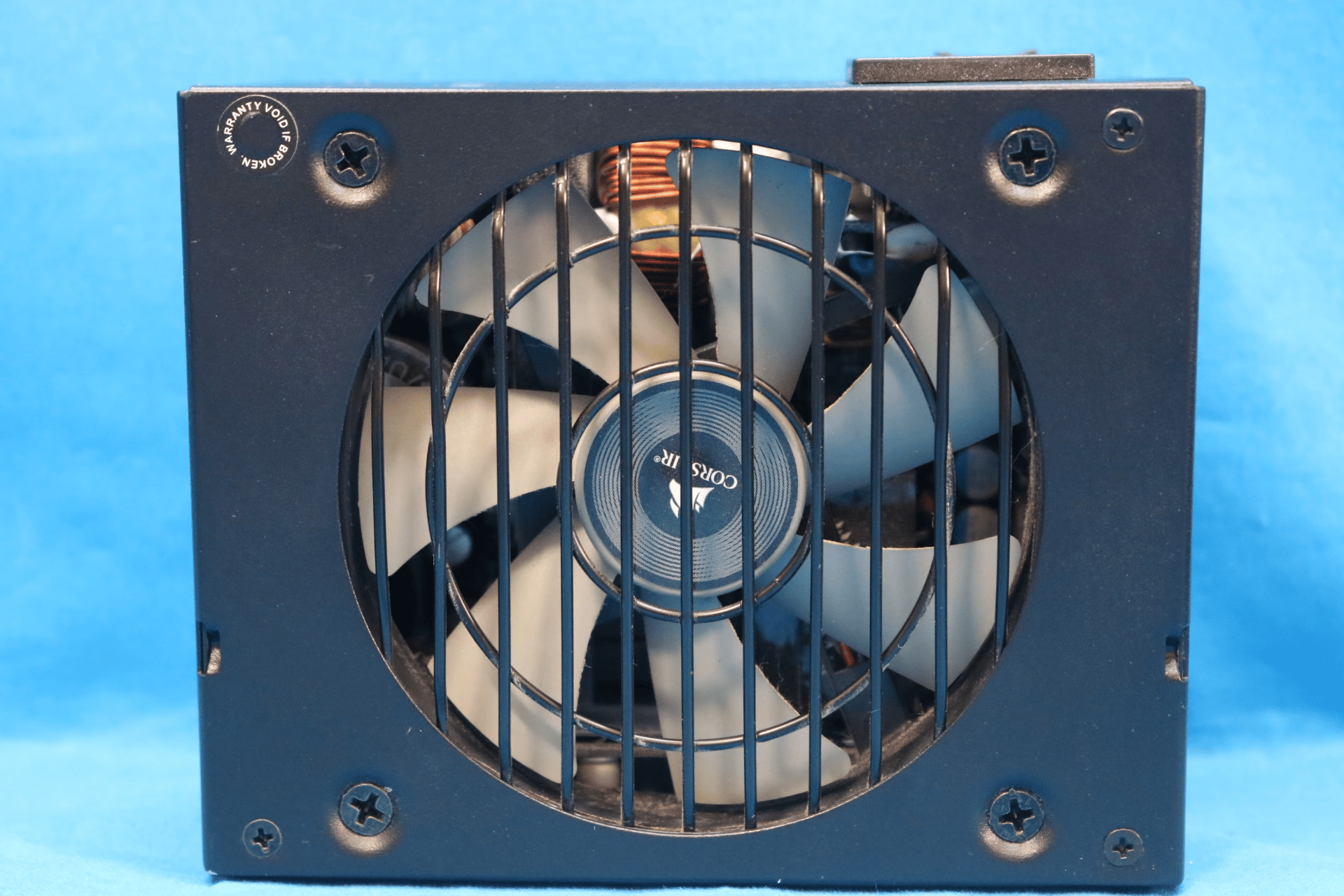 Corsair SF600 600W 80 PLUS Gold Fully-Modular SFX Desktop Power Supply CP-9020105 RPS0026