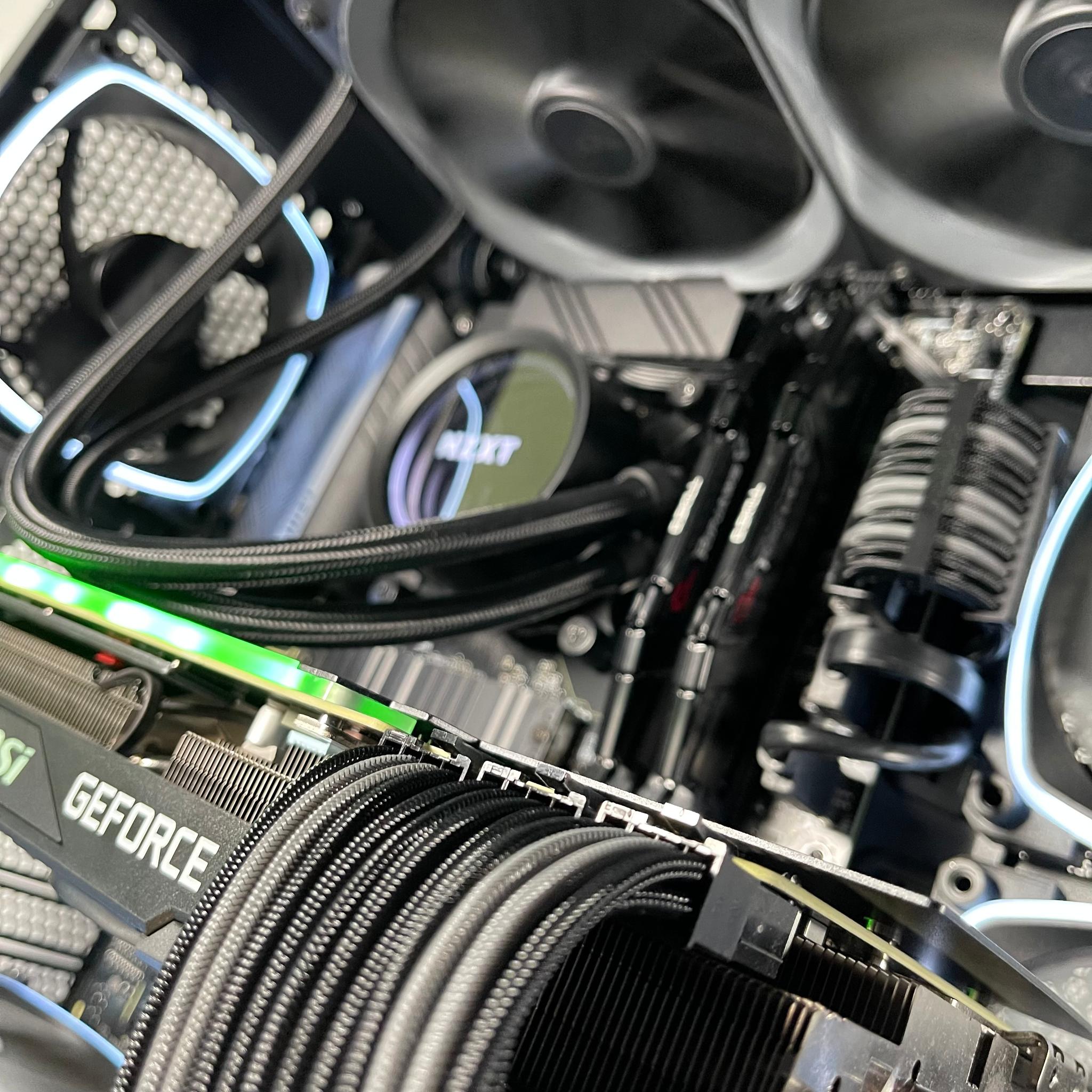 Gaming PC | INTEL i9 12900K | RTX 3080 10GB| 32GB DDR4 3600 C16 | 2TB GEN4 SSD