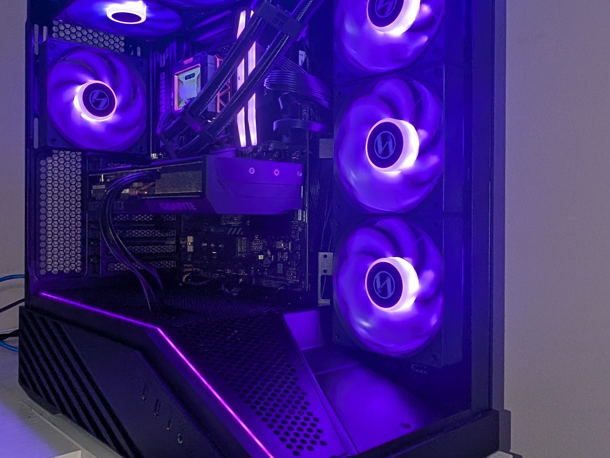 New Gaming PC! Ryzen 5 9600x / 4070 Ti / 32gb ddr5 6000mhz / 1tb ssd