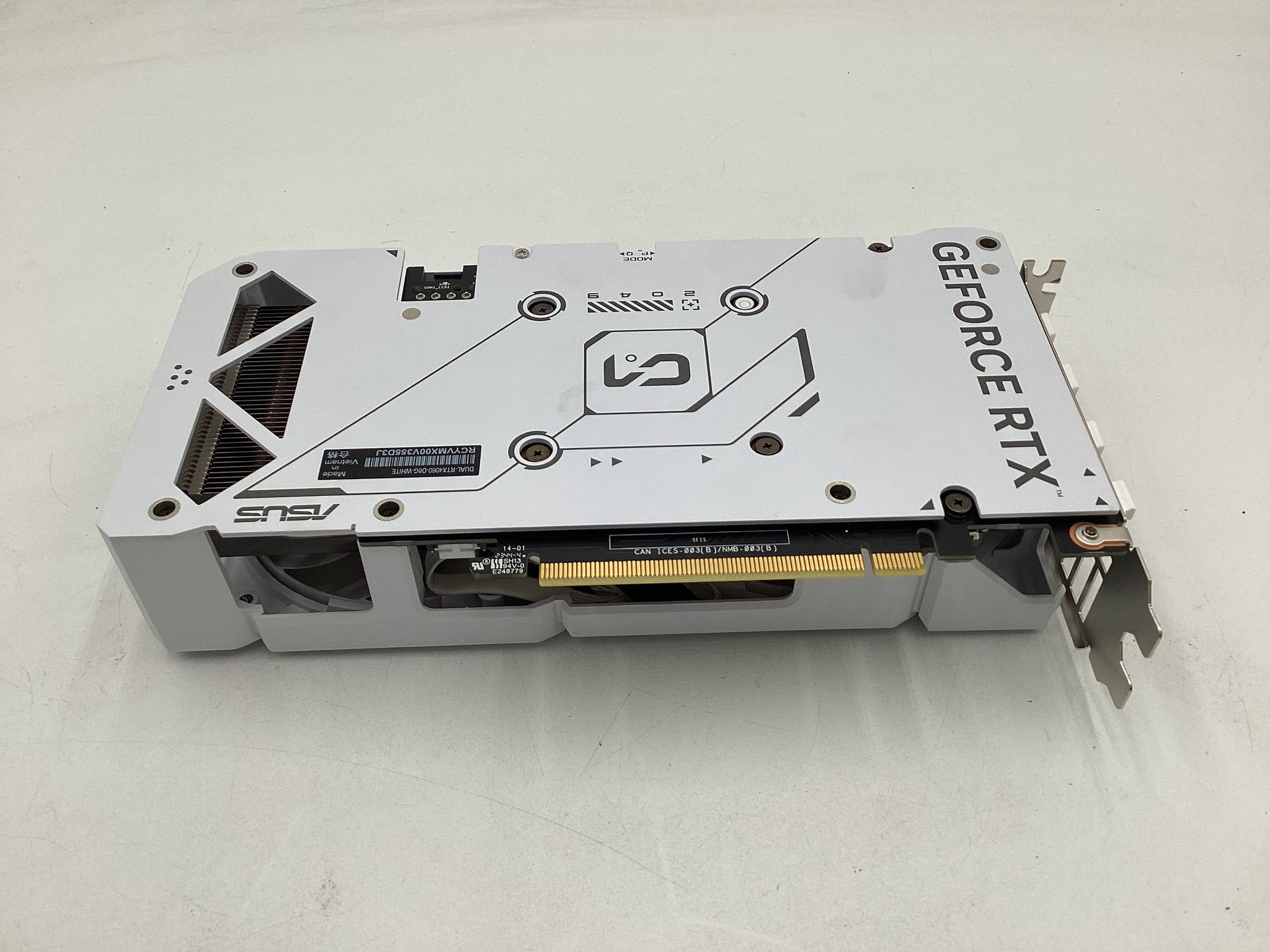 Roll over image to zoom in ASUS Dual GeForce RTX™ 4060 OC White Edition 8GB GDDR6
