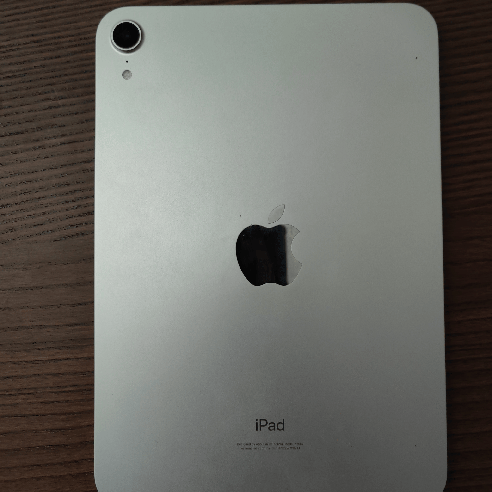 4th Gen Apple iPad Air 64GB (A15 Bionic) in Starlight Finish