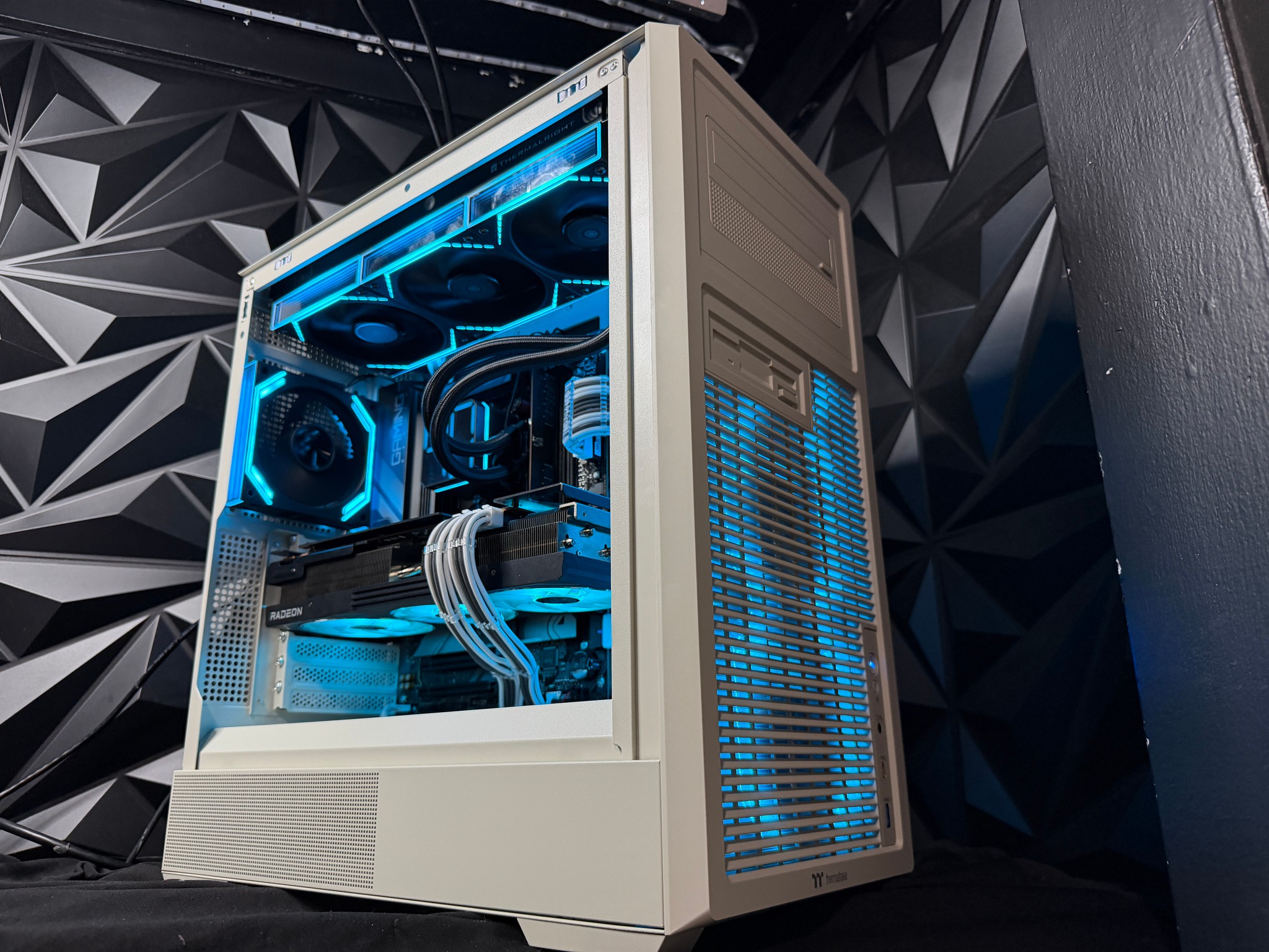 💀🕹️ RETRO REAPER 79 🕹️💀 Ryzen 9 7900X| RX 7900XT 20GB| 4.5 TB NVMe| 32 GB DDR5| 850W Gold PSU