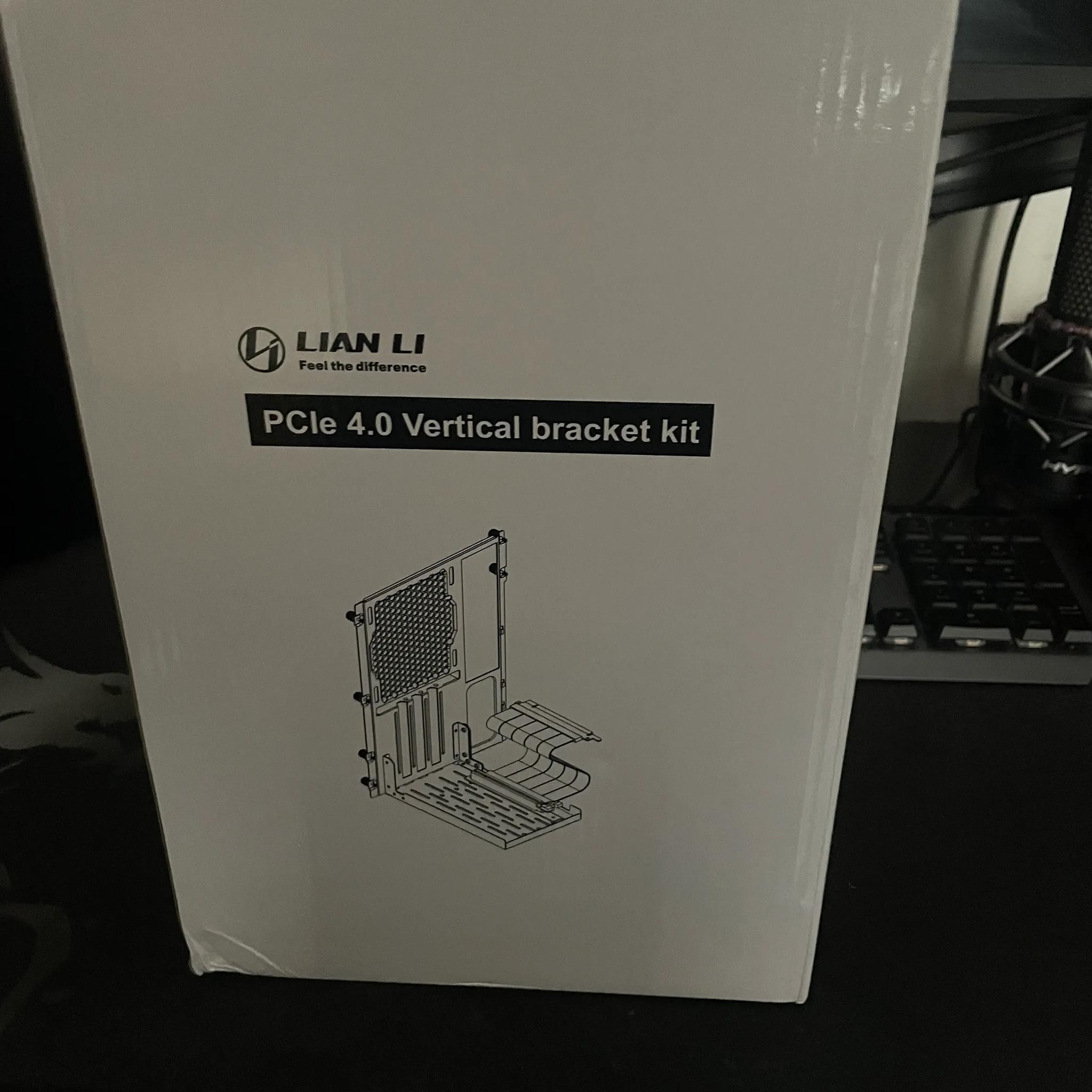 Lian li O11 dynamic mini white vertical GPU mount