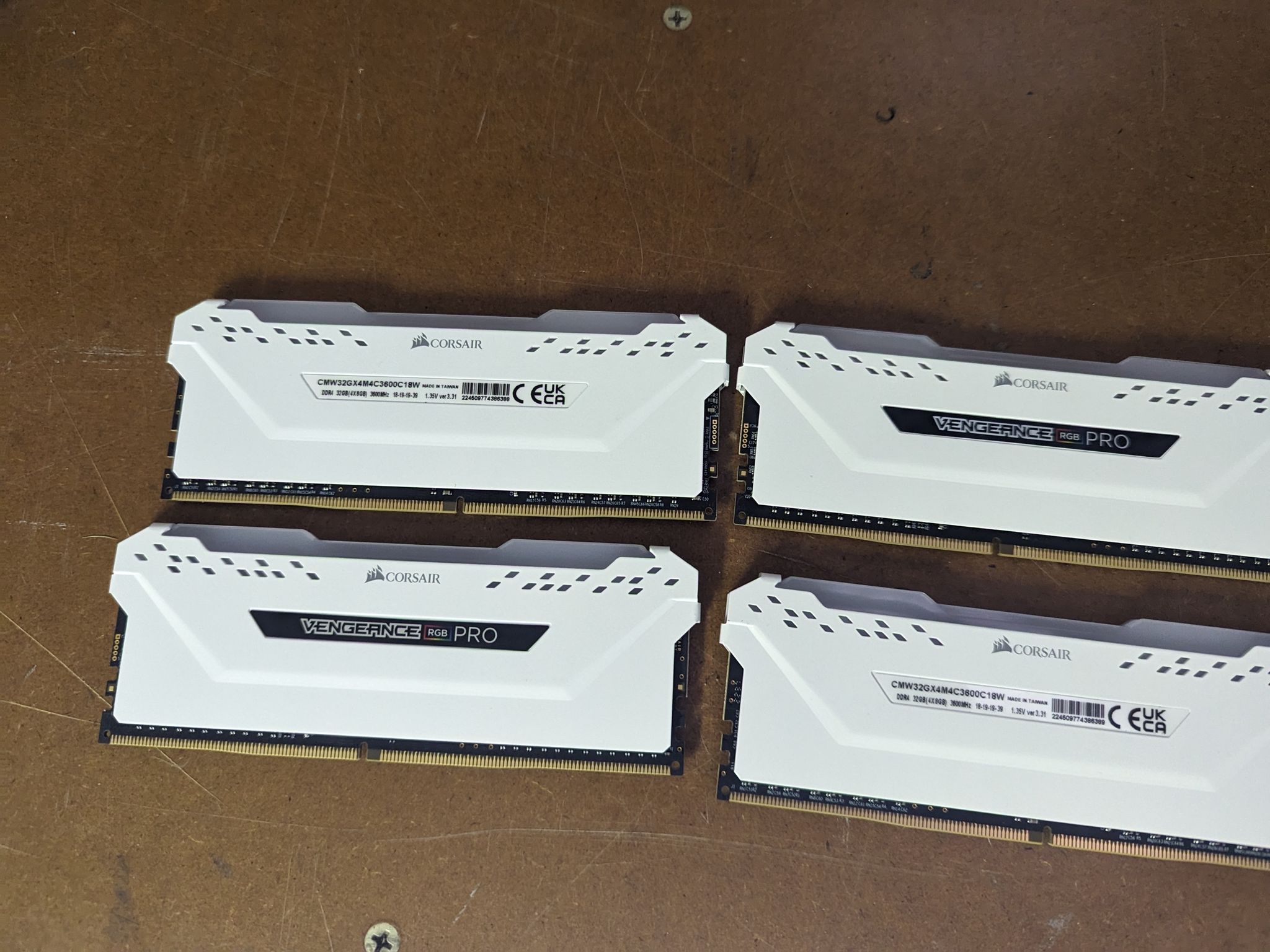 Vengeance Pro White 32gig @3600mhz