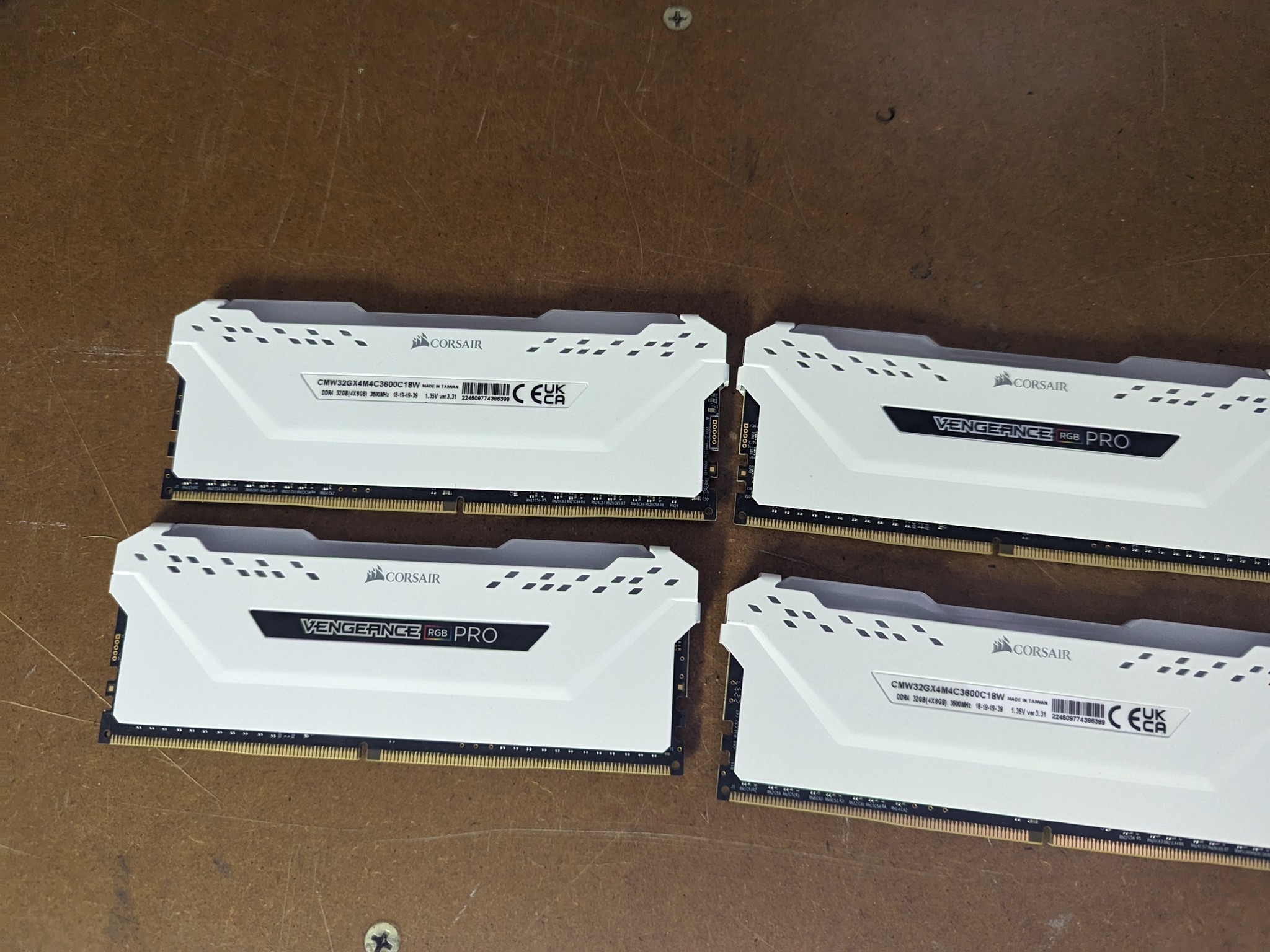 Vengeance Pro White 32gig @3600mhz