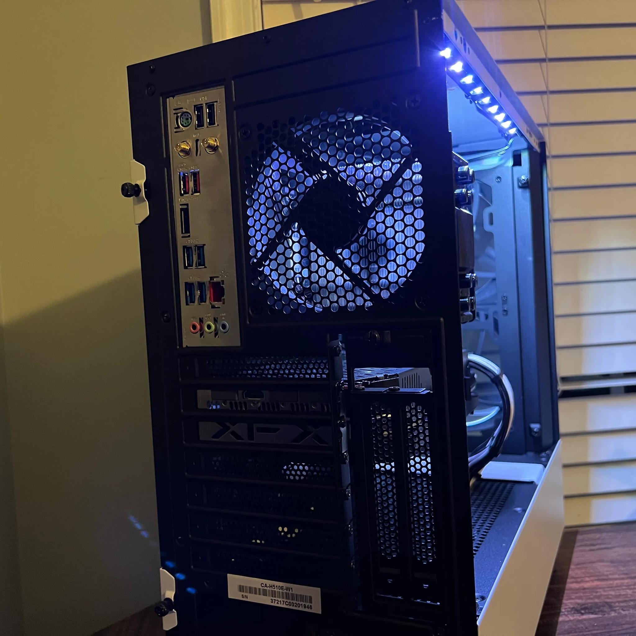 Whiteline: i5-10400, RX 5700xt Gaming PC