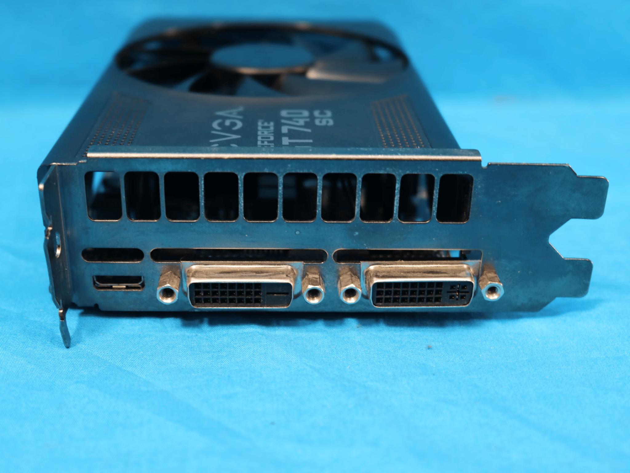Dual Slot EVGA GeForce GT 740 SC 2GB GDDR5 Desktop GPU 02G-P4-3747-KR