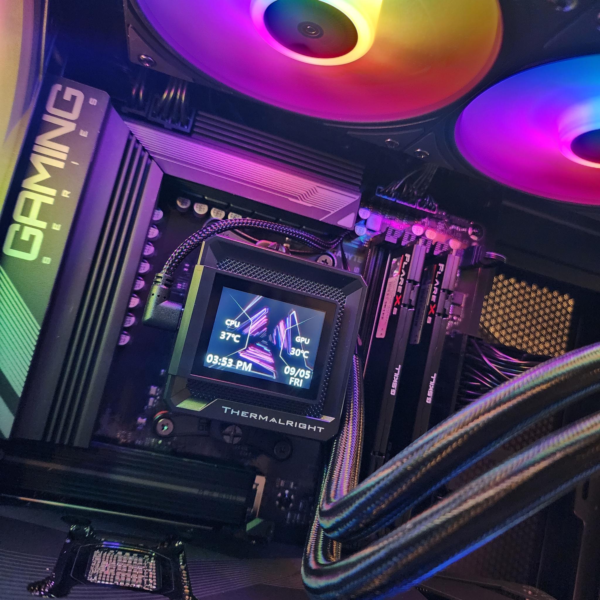 Nvidia RTX 5070 / Ryzen 7 9700X / 32GB DDR5 RAM / 1TB NVMe SSD