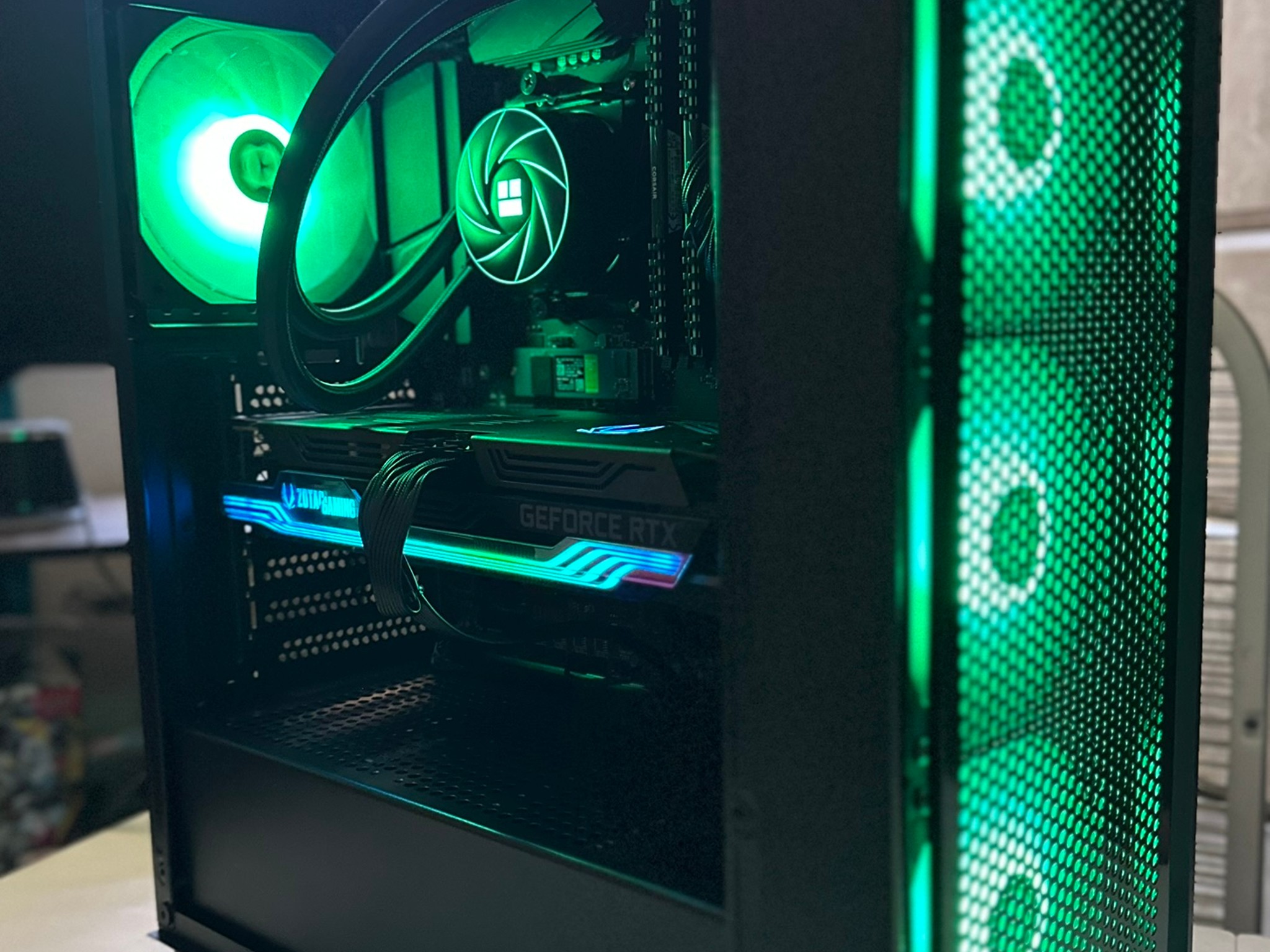 Ryzen 7 3800X / RTX 3070 Ti / 1TB NVME / 32GB RAM