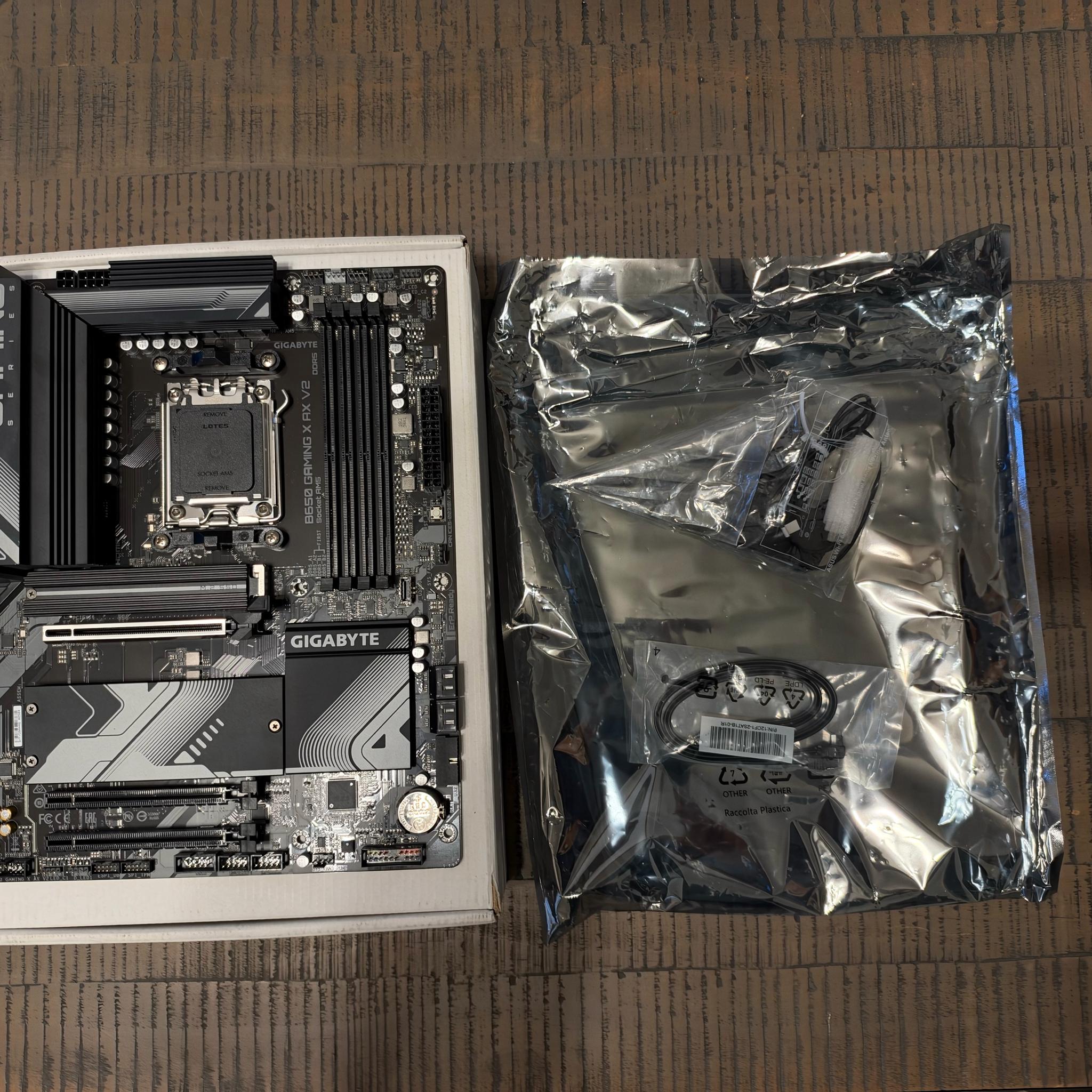GIGABYTE B650 GAMING X AX V2