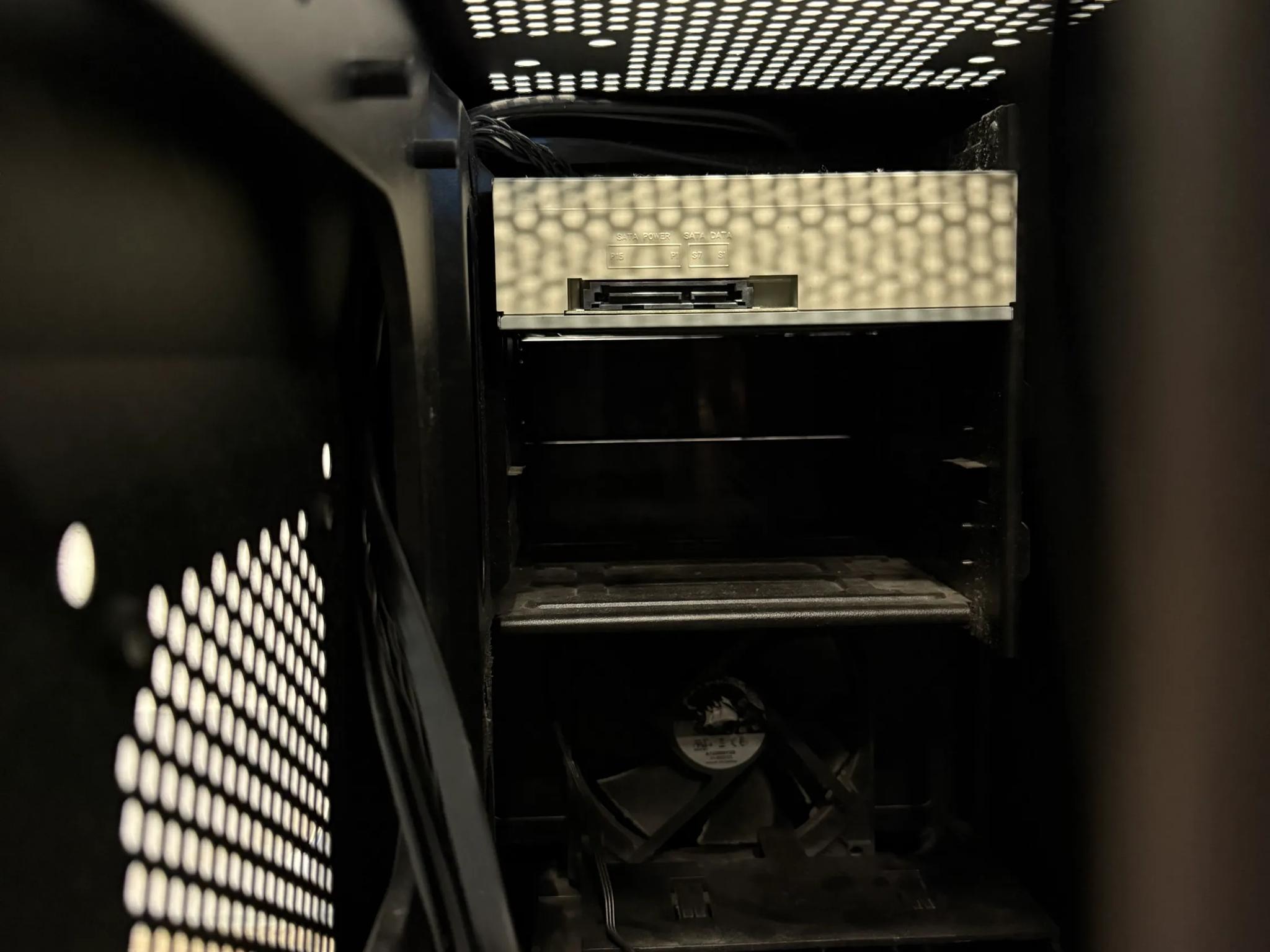 Corsair Carbide Series 200R ATX Mid Tower; Original Case Fans; Asus DRW-24B1ST/BLK/B/AS DVD/CD