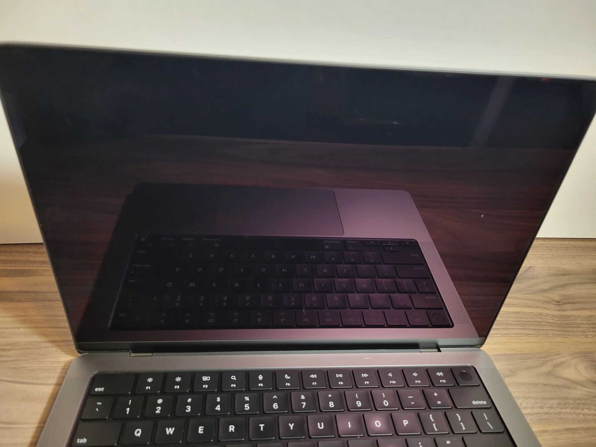 Apple Macbook Pro 2021 14 inch Laptop-M1 Pro 10 Core-1Tb-16Gb Ram