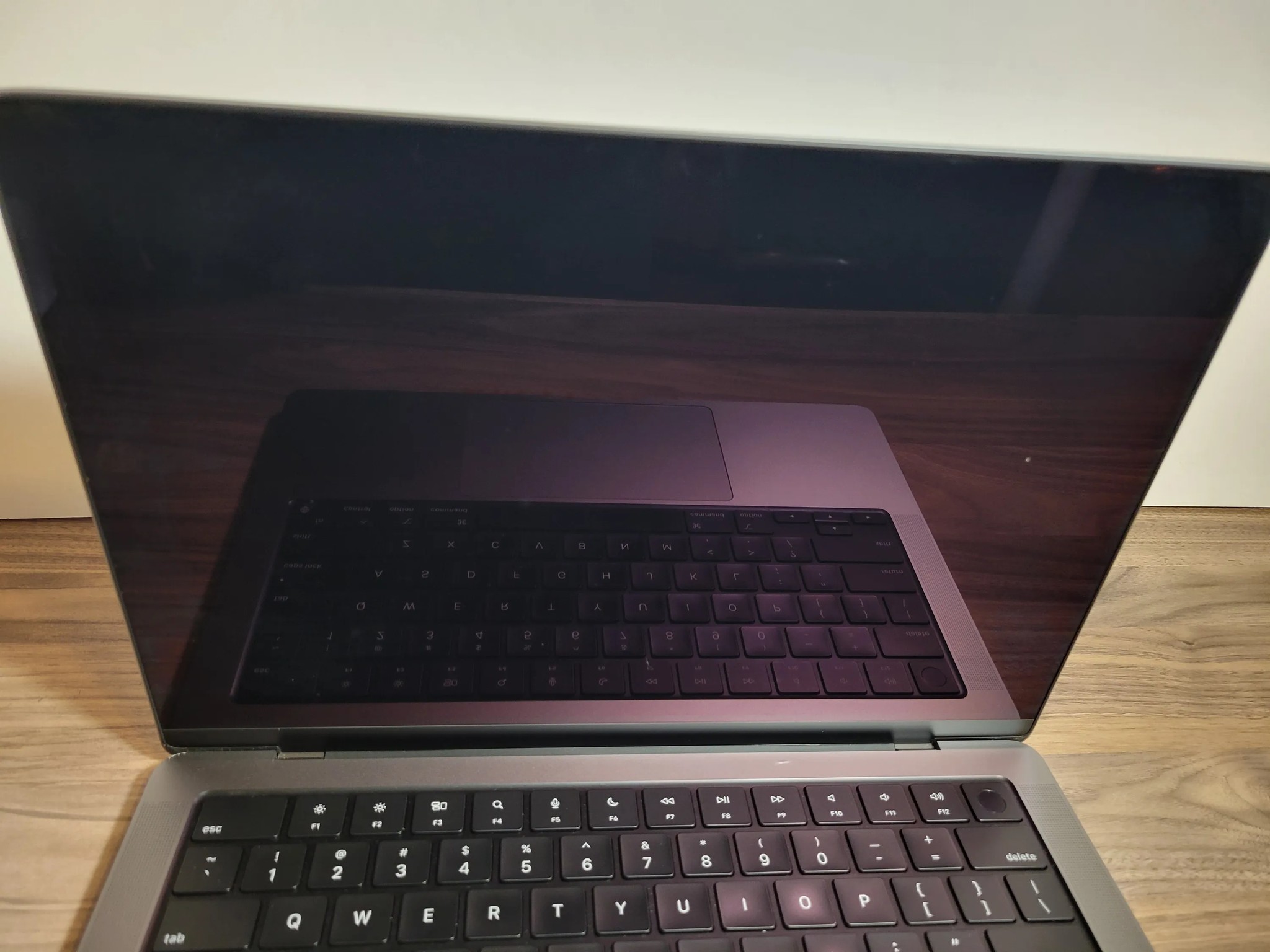 Apple Macbook Pro 2021 14 inch Laptop-M1 Pro 10 Core-1Tb-16Gb Ram