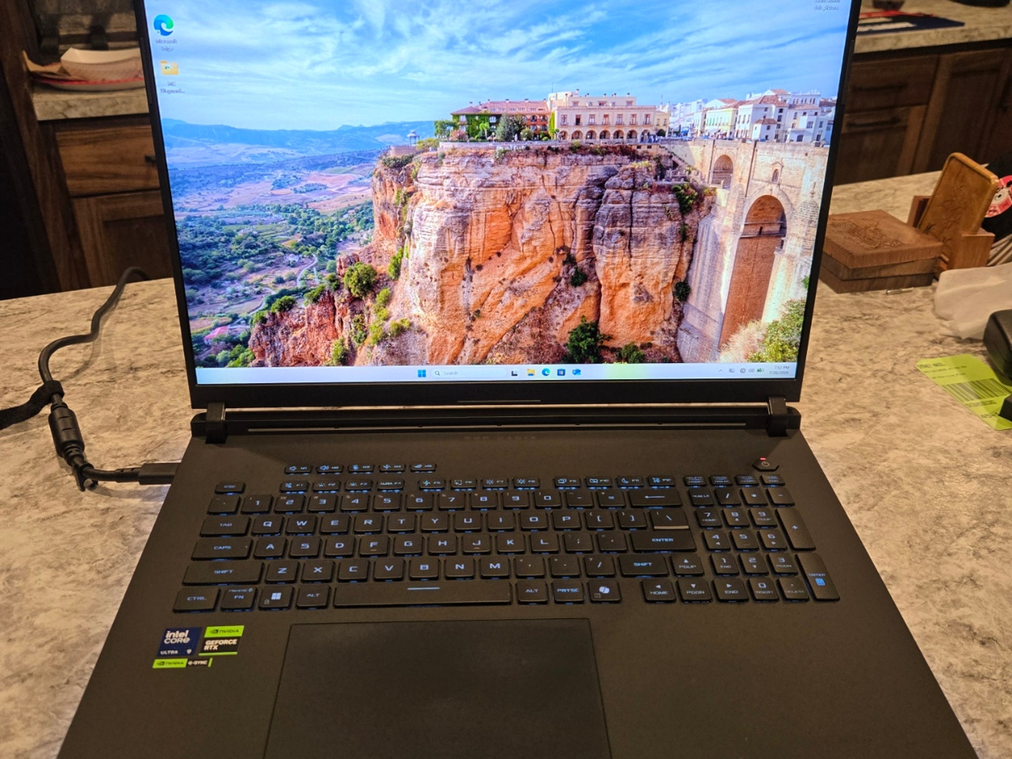 ASUS ROG Strix SCAR 18 (RTX 5090 / Ultra 9 275HX / 64GB RAM / 2TB SSD) – Like New