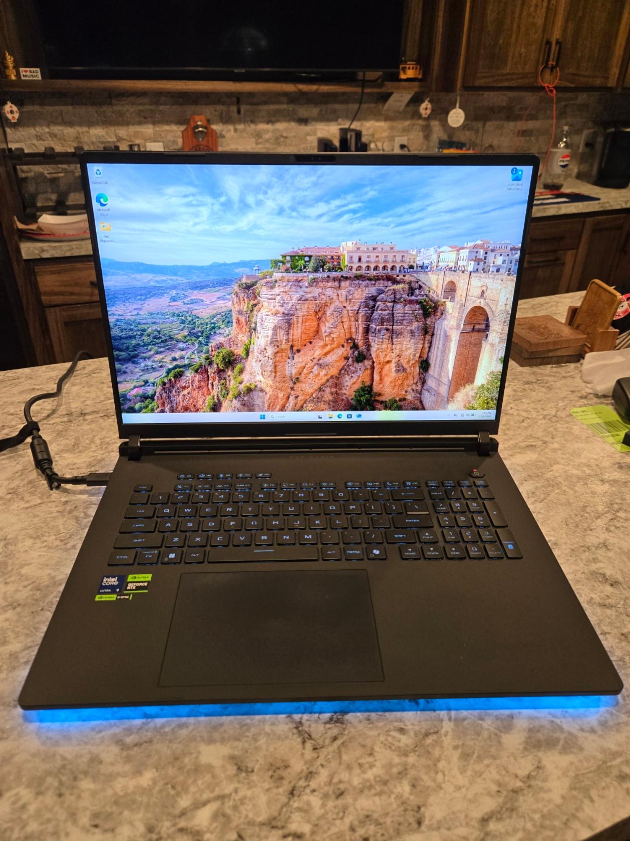 ASUS ROG Strix SCAR 18 (RTX 5090 / Ultra 9 275HX / 64GB RAM / 2TB SSD) – Like New