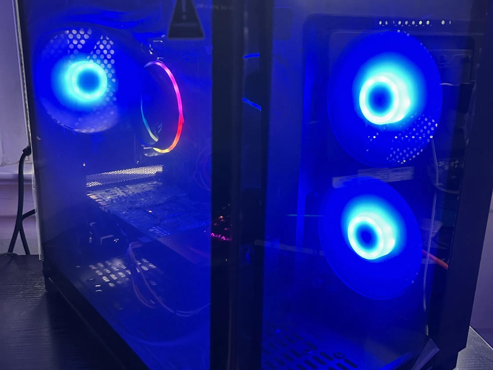 GAMING PC i7 8GB NVIDIA GTX 660 RGB Lighting RGB Fans