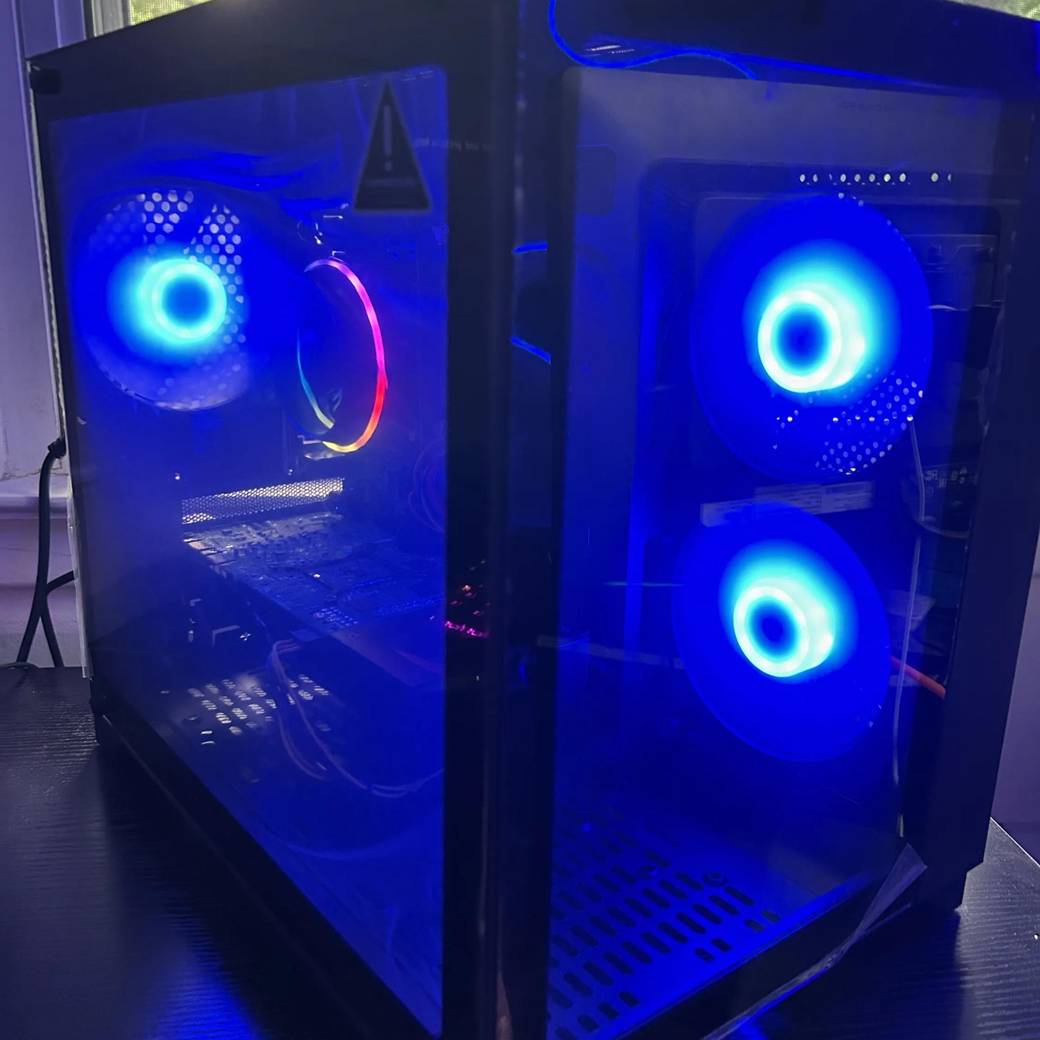 GAMING PC i7 8GB NVIDIA GTX 660 RGB Lighting RGB Fans