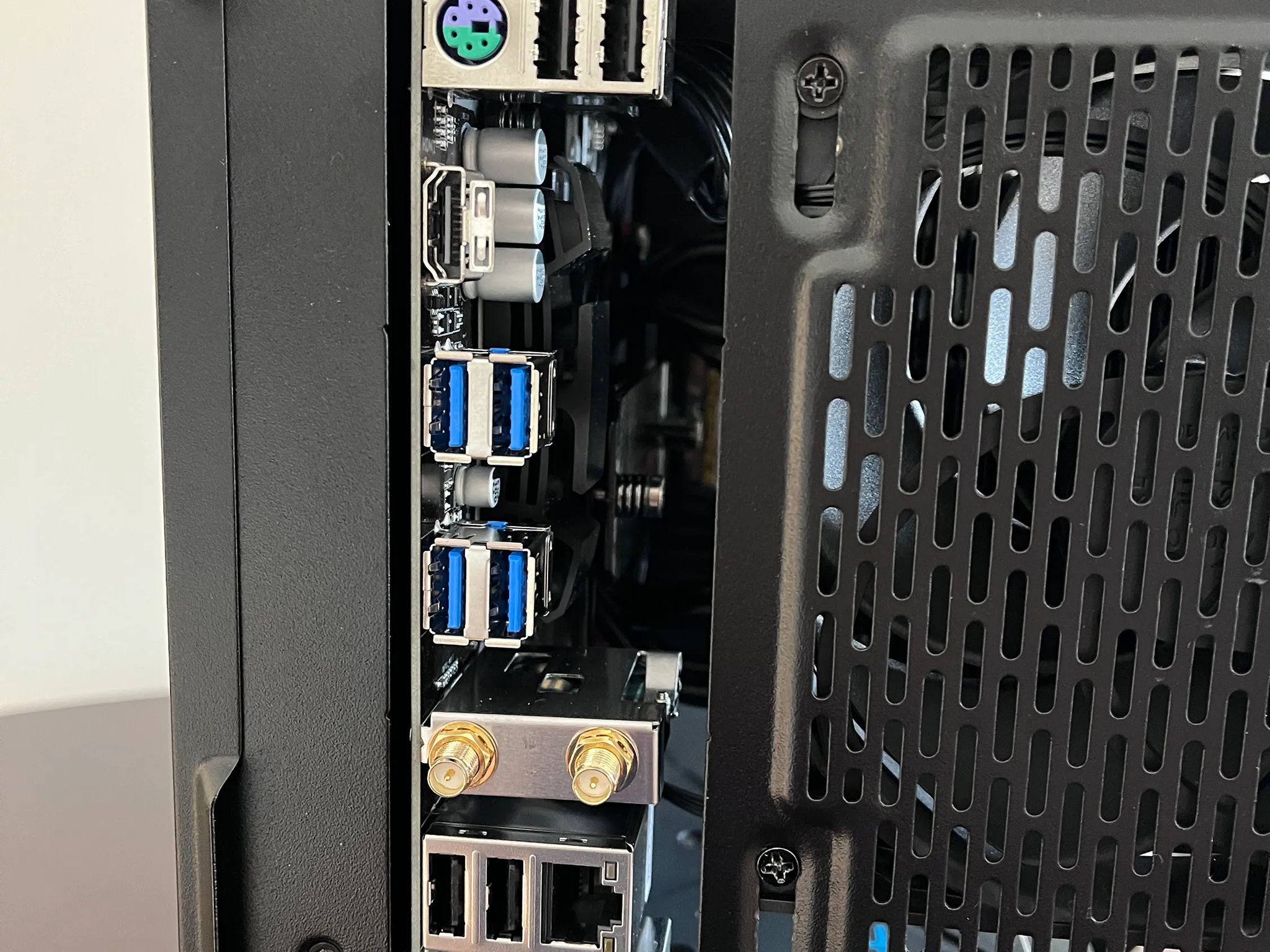 STEALTH BLACK VALUE GAMING PC! AMD RX 6600 + AMD RYZEN 5 1600X, WiFi Enabled
