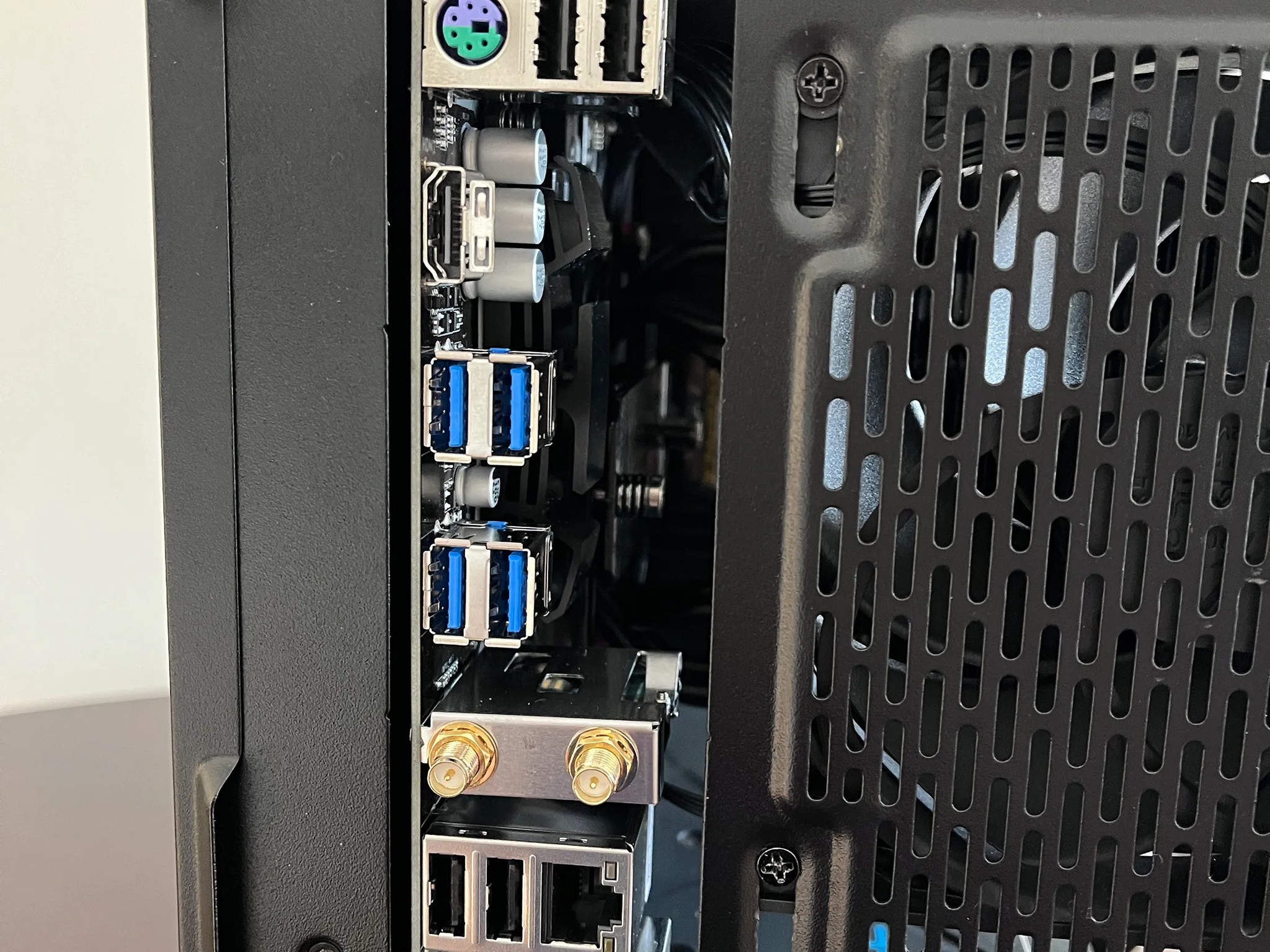 STEALTH BLACK VALUE GAMING PC! AMD RX 6600 + AMD RYZEN 5 1600X, WiFi Enabled