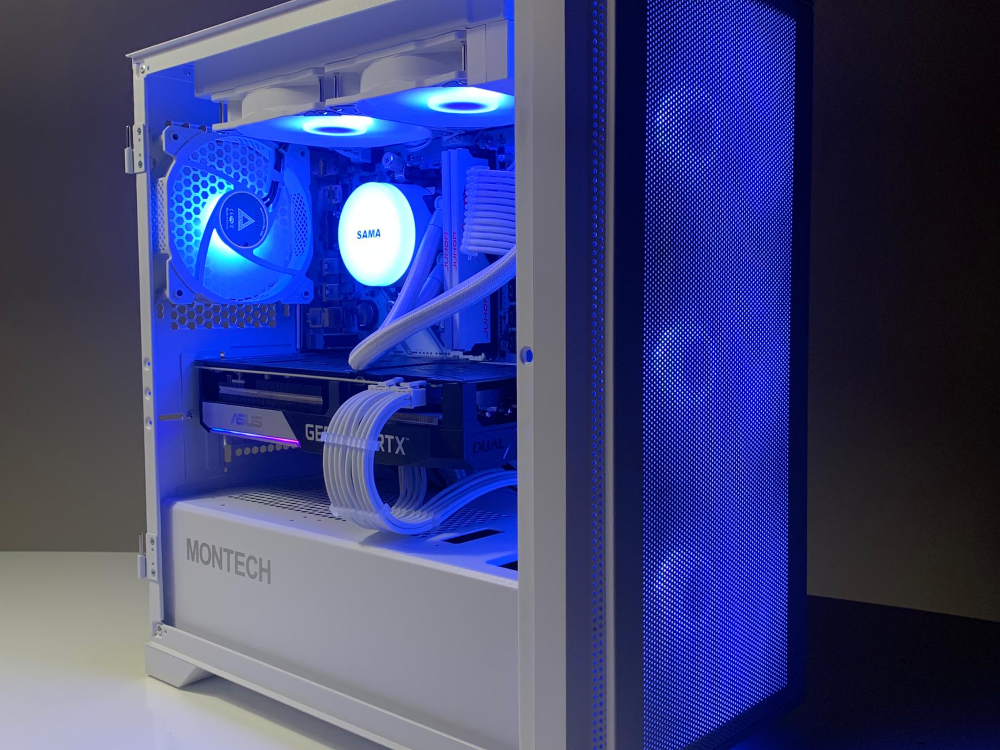 WH1TE 0UT - RTX 3070 - Ryzen 7 3700X - 32 GB RAM - 1 TB SSD - Gaming/Productivity PC
