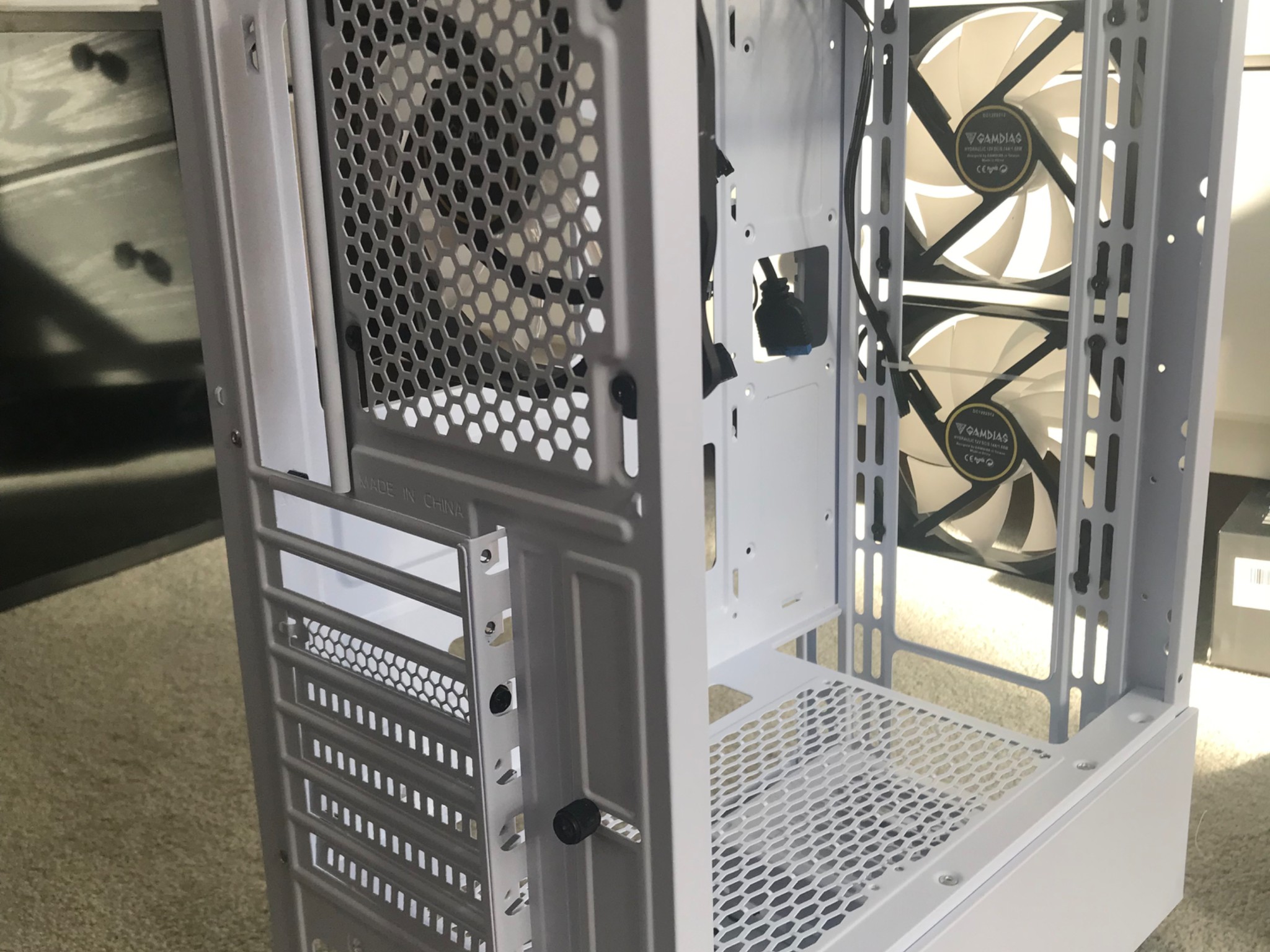 !! Gamdias Talos e3 White - Glass panels, mid-tower, GREAT CONDITION!!