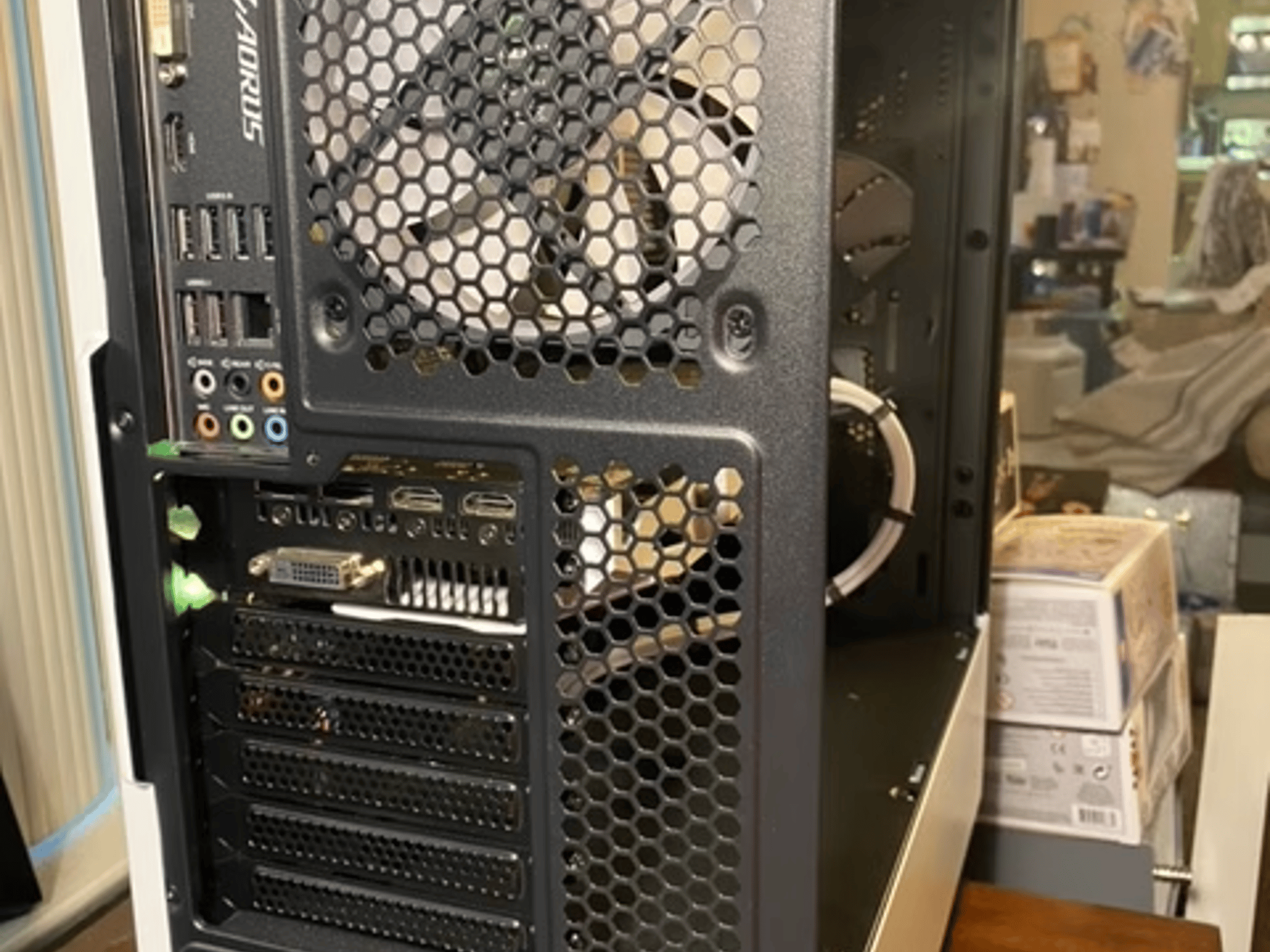 White Turbo COC Ryzen 5 1060 3GB