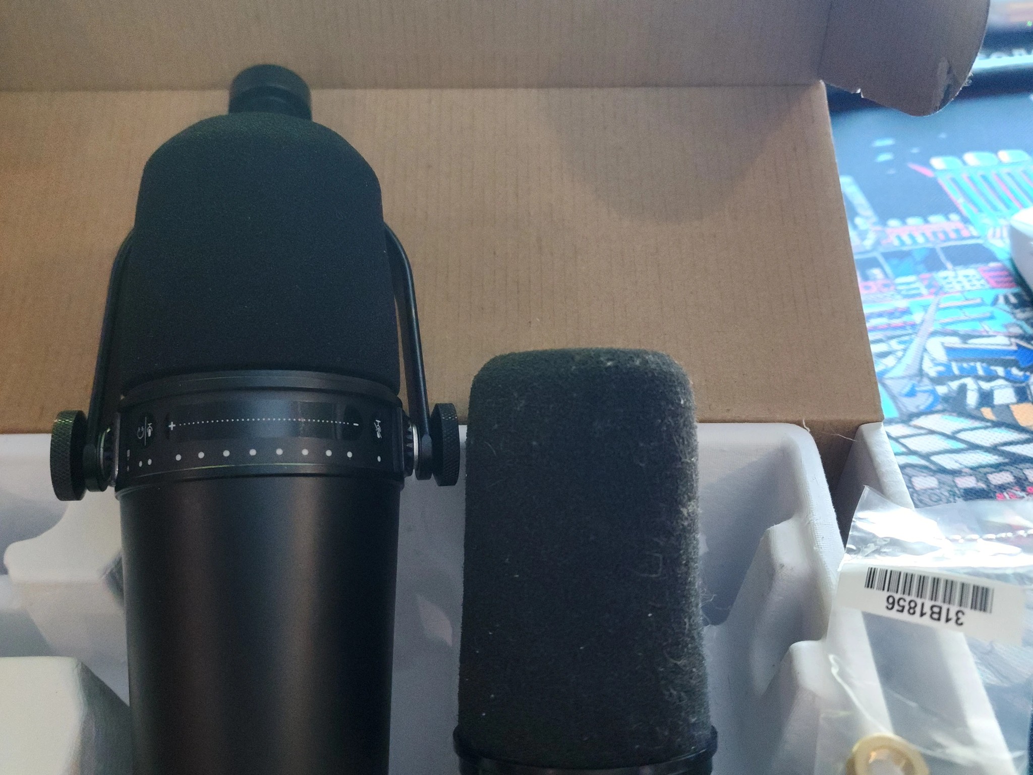 SHURE MV7 Dynamic Microphone; USED w/ Pop Filter