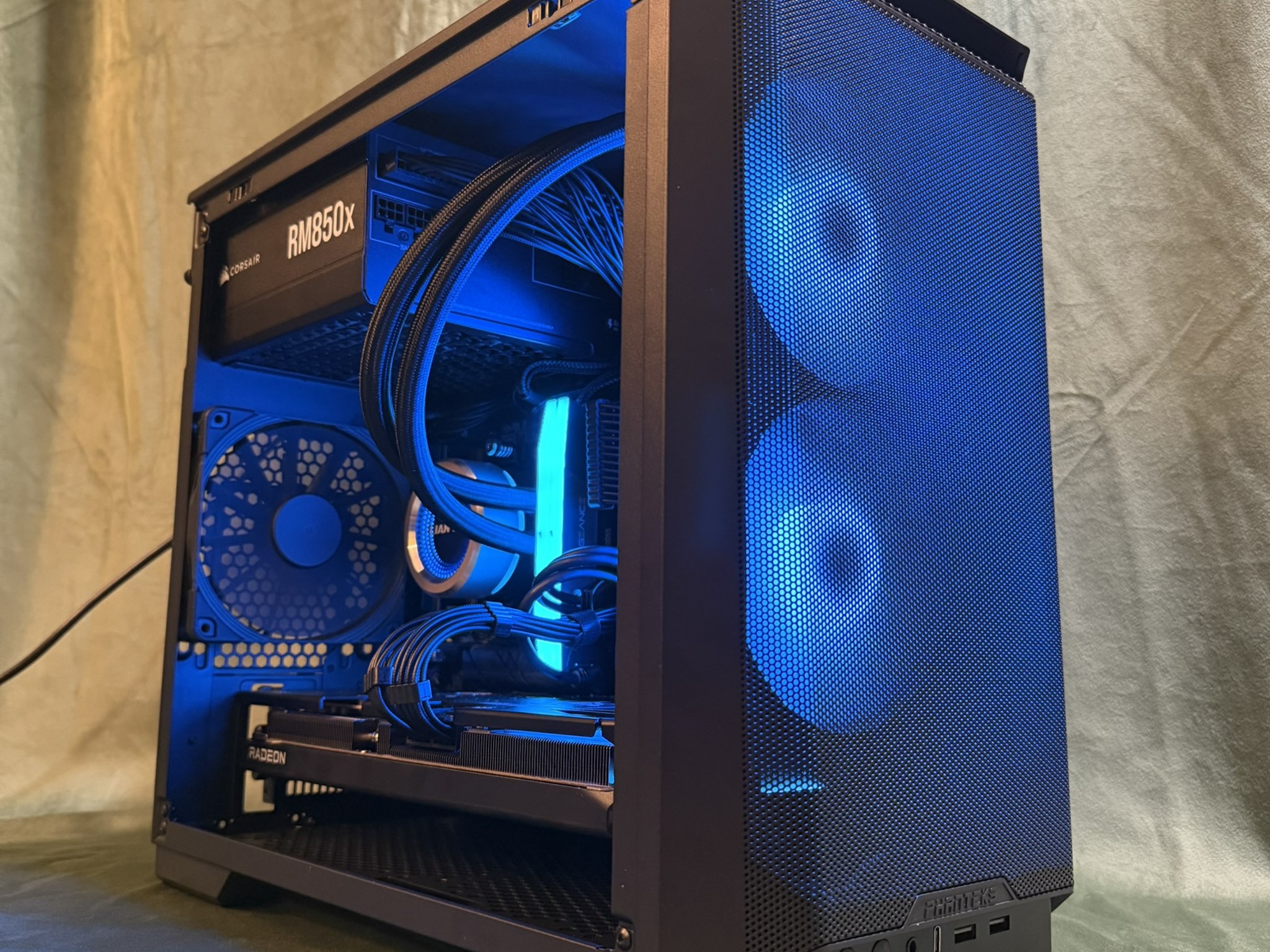 Mighty Midnight AMD 9700X - PowerColor Radeon RX 9070 Hellhound - BEAST 1440P & 4K Game Destroyer