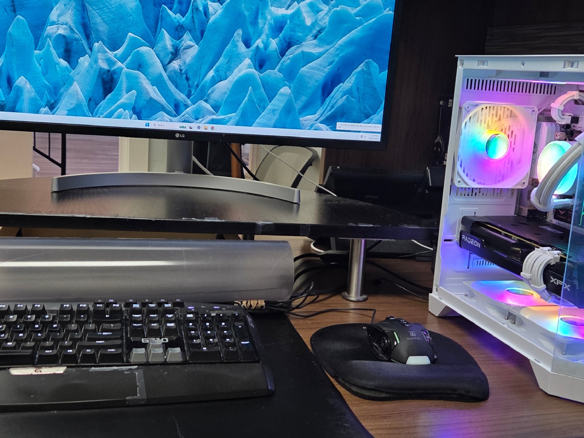 UDGX WhiteForge — Ryzen 5 • RX 7600 XT 16GB — 1080p/1440p Gaming PC