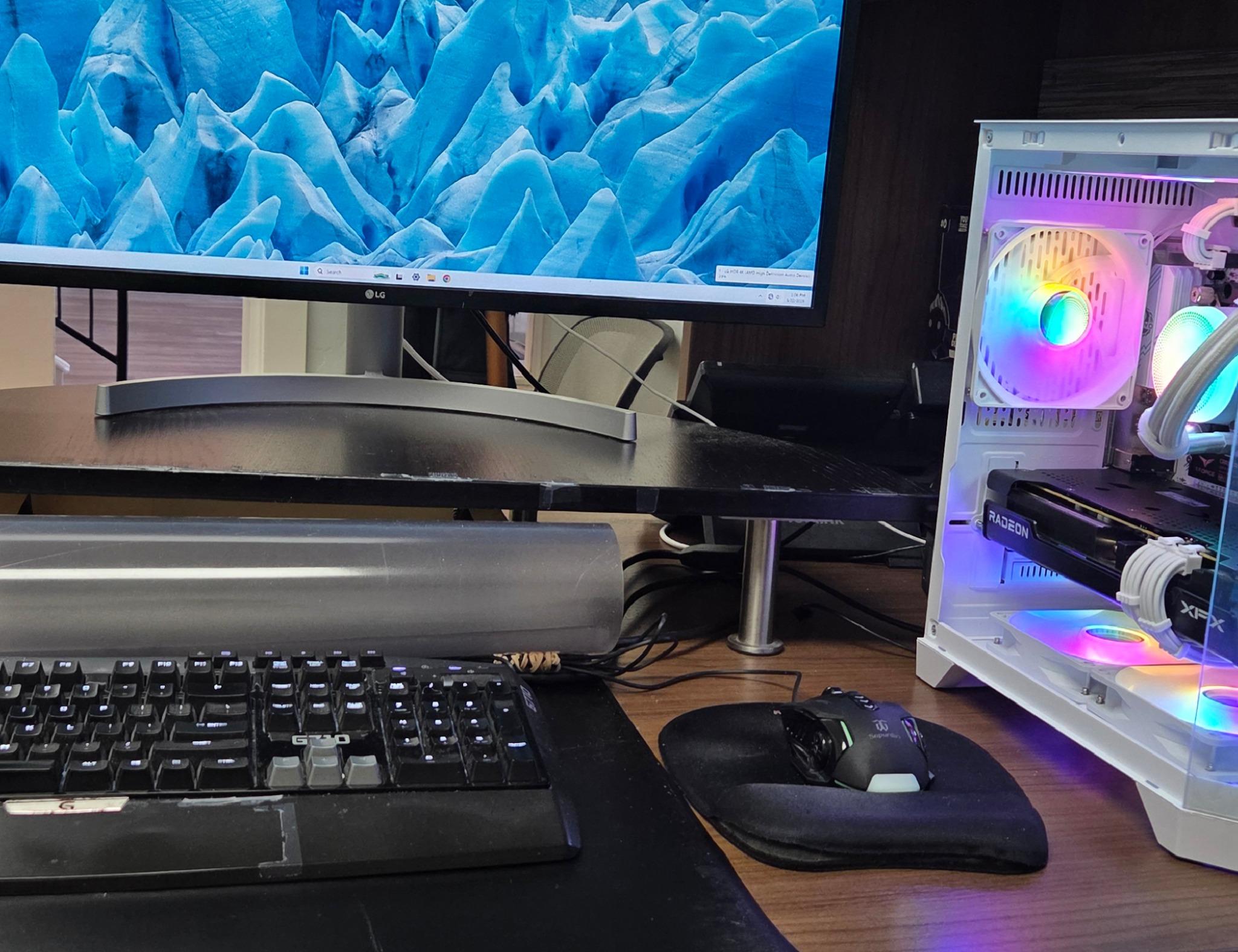 UDGX WhiteForge — Ryzen 5 • RX 7600 XT 16GB — 1080p/1440p Gaming PC