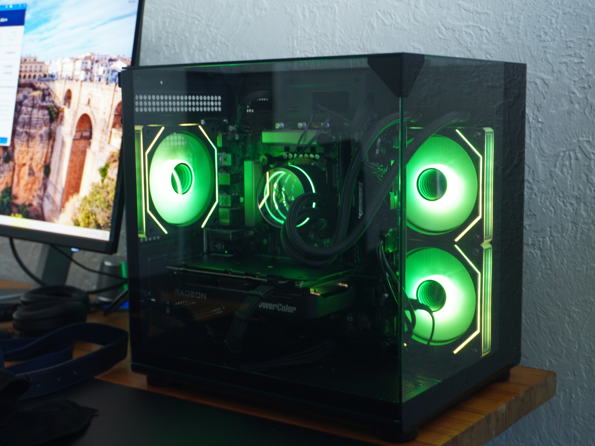 RX 9060XT 16 BLACKOUT GAMING PC