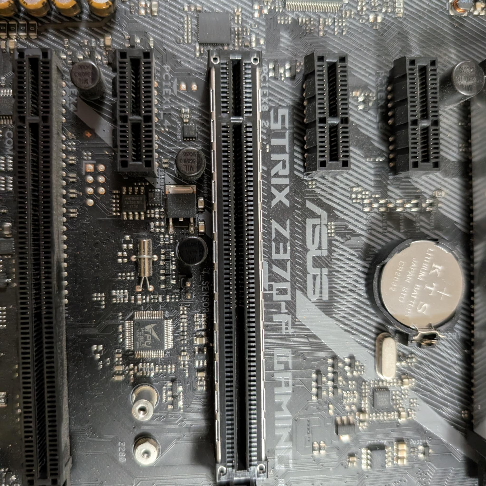 *PARTS* Asus Z370-F Gaming ATX