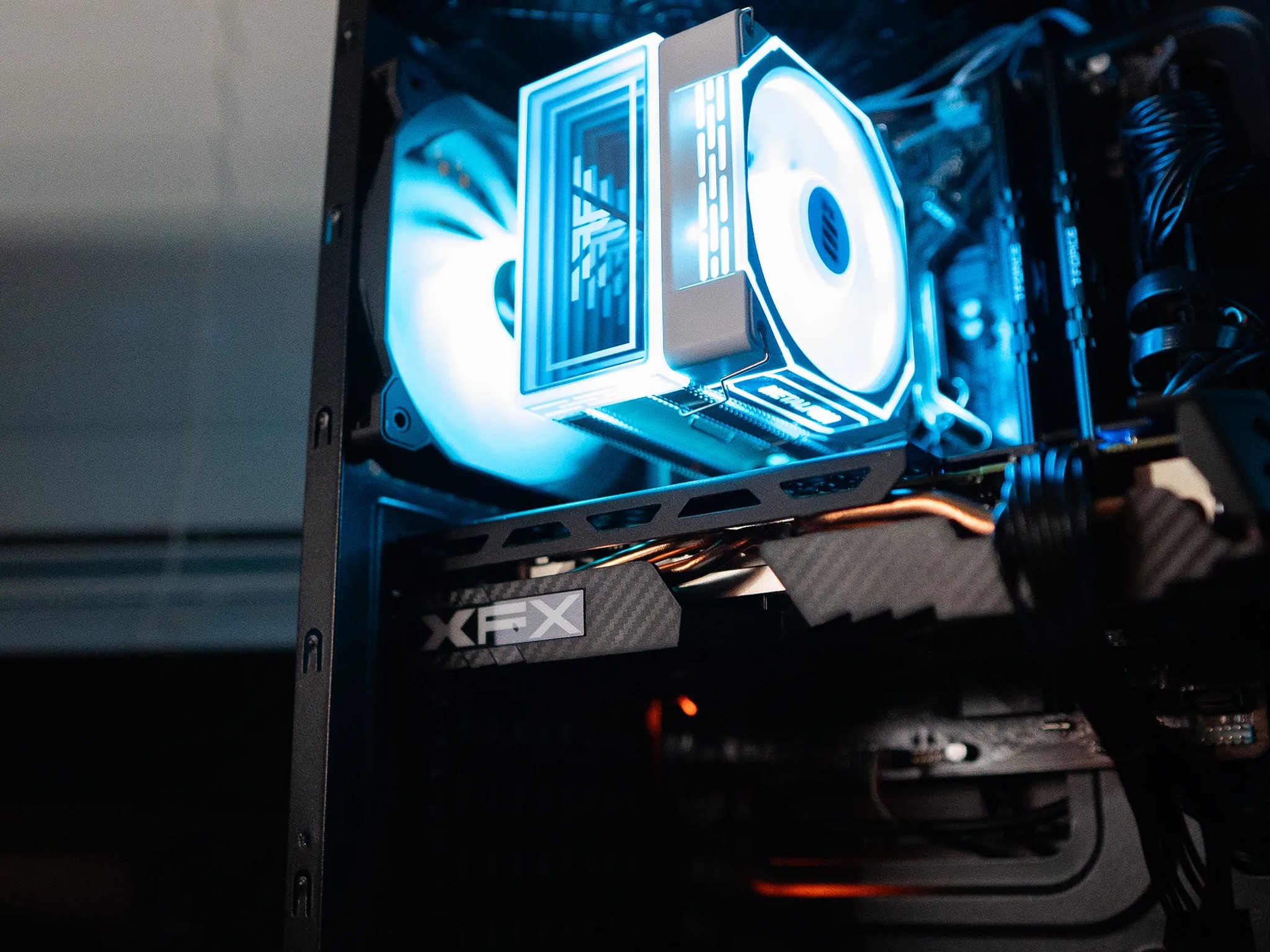 ⛈️❄️ | RX 580 | INTEL i5 8400 | 16GB DDR4 RAM | 256GB NVME SSD + 1TB HDD | Arctic Blizzard 2.0