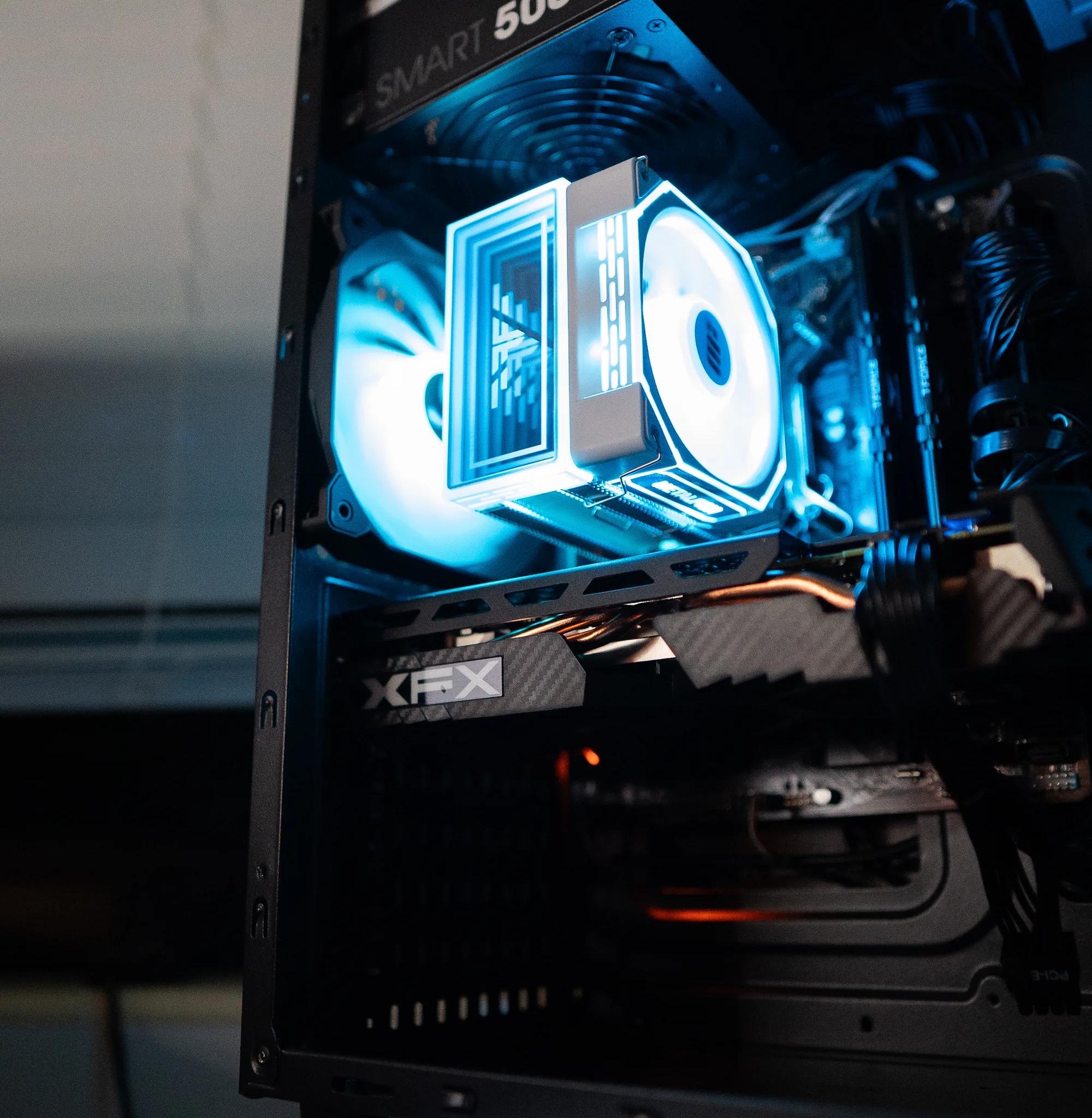 ⛈️❄️ | RX 580 | INTEL i5 8400 | 16GB DDR4 RAM | 256GB NVME SSD + 1TB HDD | Arctic Blizzard 2.0