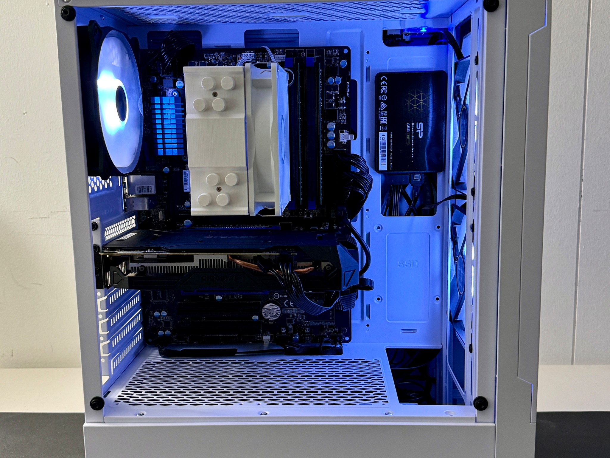 GTX 1060 3GB | INTEL i5 4570 | 16GB DDR3 RAM | 500 GB SSD | White Gaming Computer