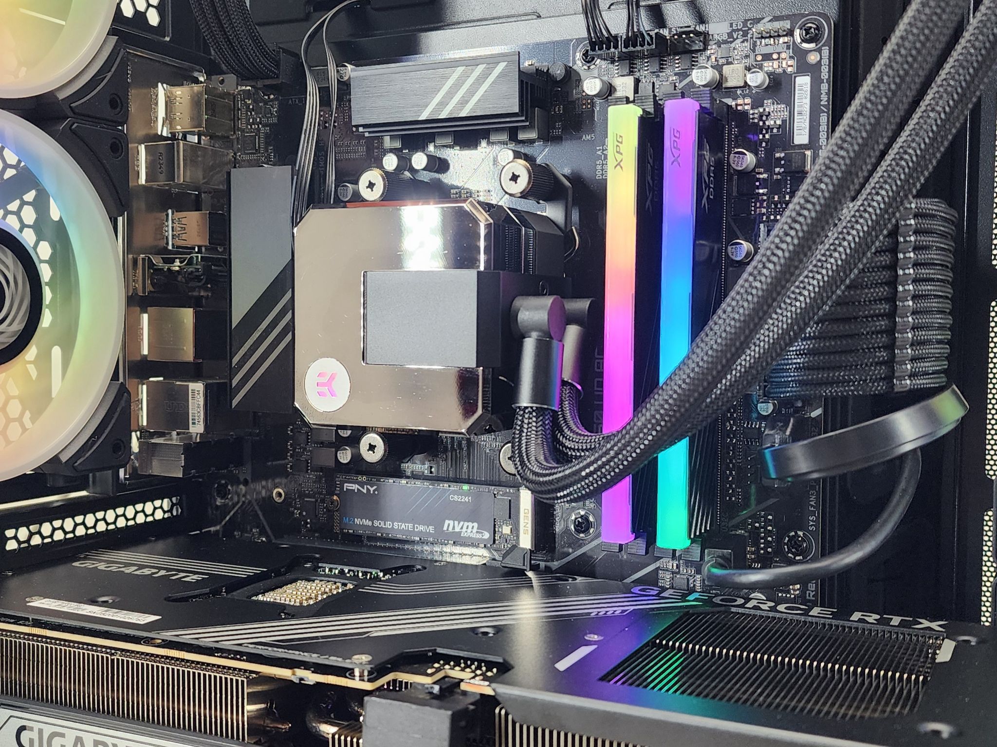 Gaming PC Ryzen 7 9700X 32GB RAM 2TB SSD RTX 5070 Ti 16GB Windows 11 Computer