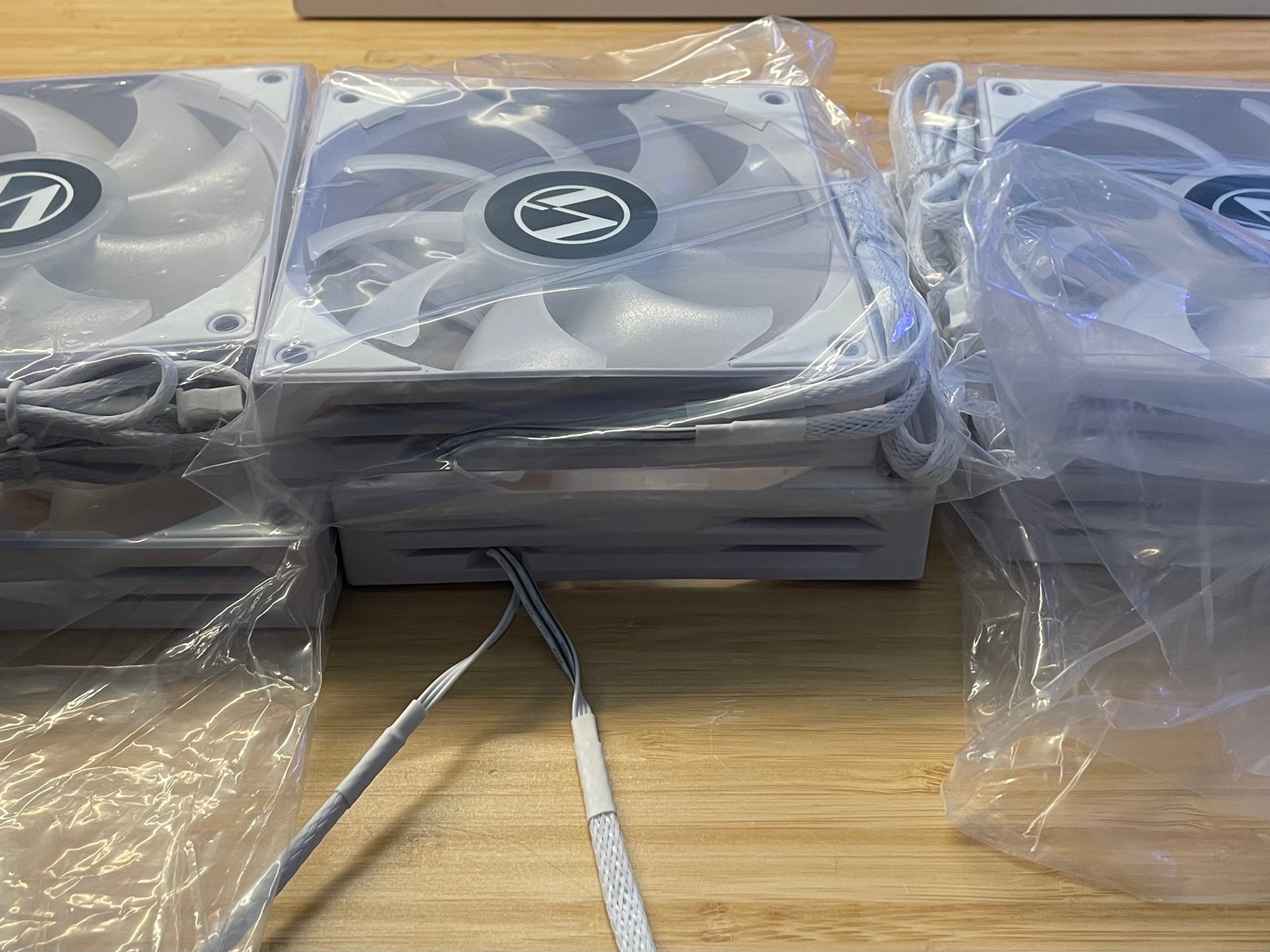 Lian Li Galahad White RGB Fans 