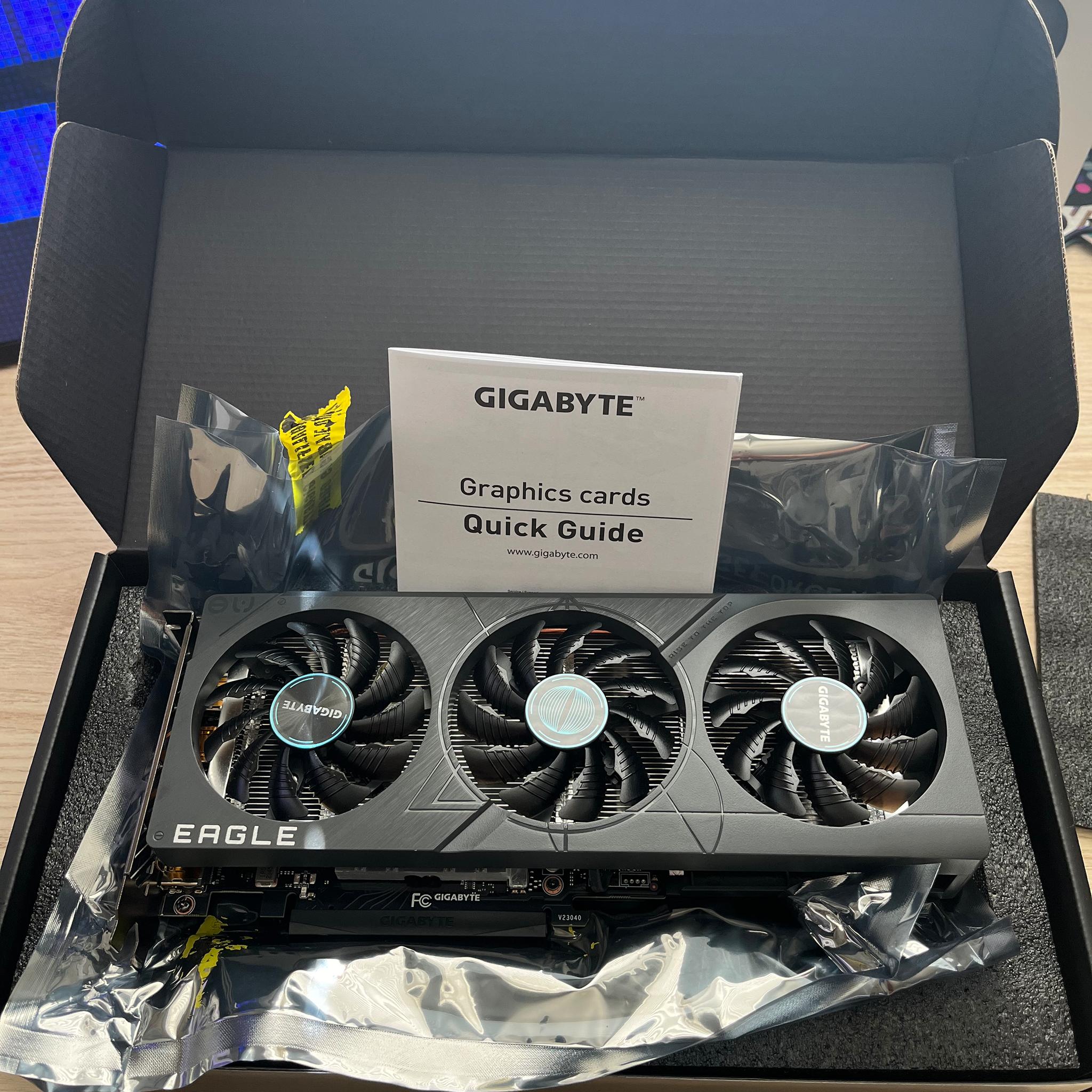 **SUMMER SALE** GIGABYTE - NVIDIA GeForce RTX 4060 EAGLE OC 8GB GDDR6 - GREAT CONDITION