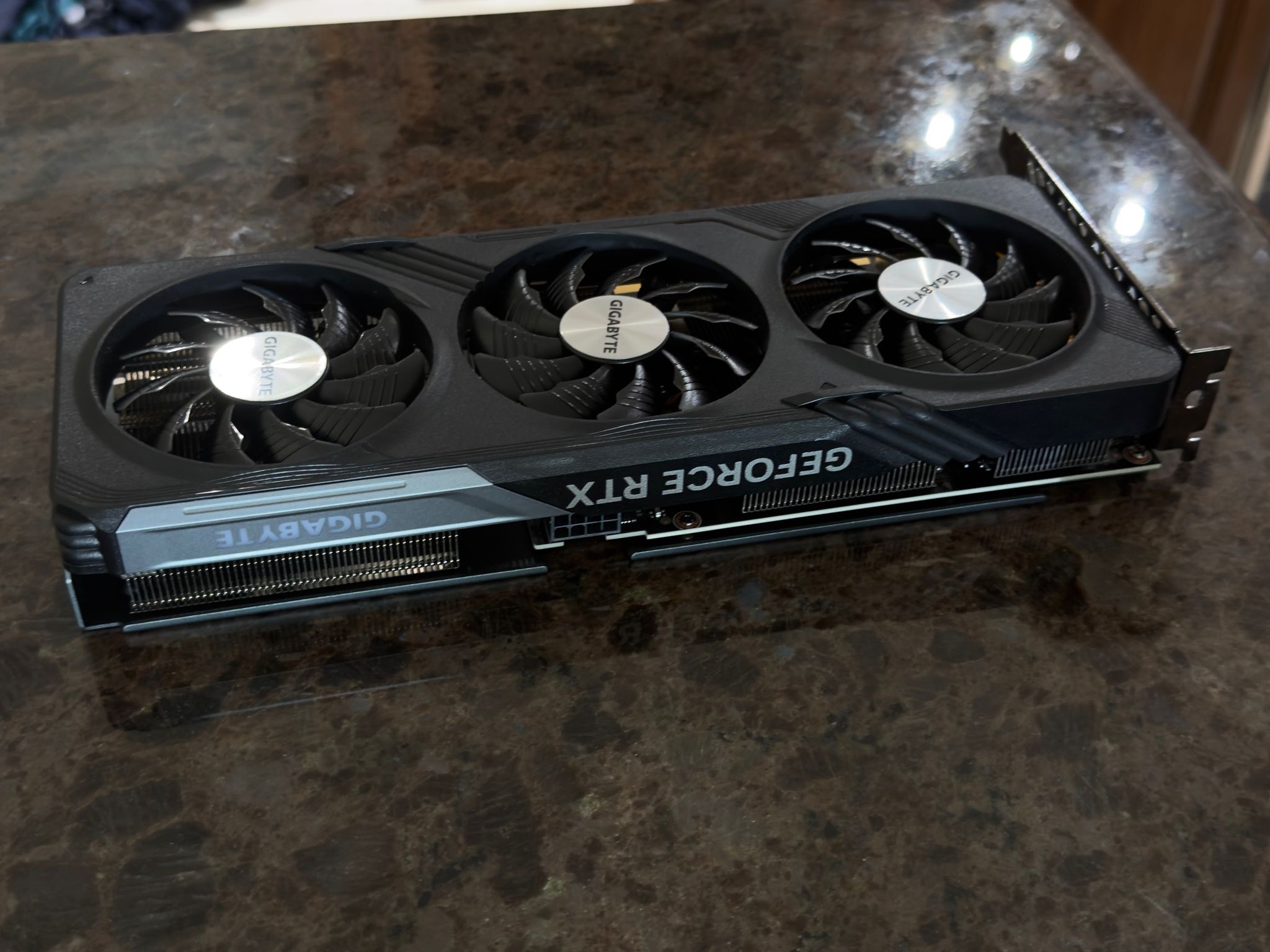 GIGABYTE GAMING OC GeForce RTX 4060