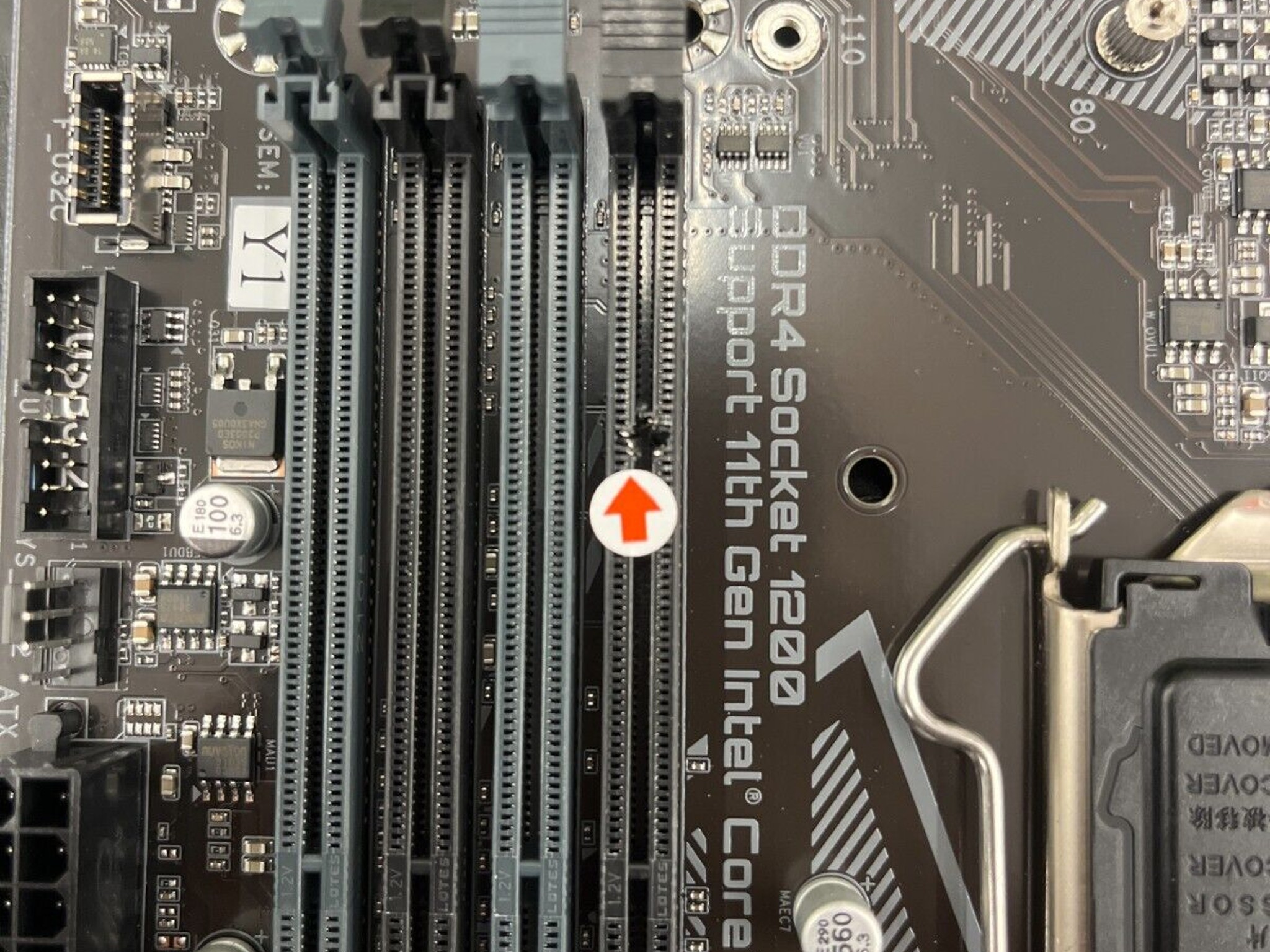 READ Gigabyte Intel B560 DS3H AC Motherboard LGA 1200, SATA 6GB connecters, M.2