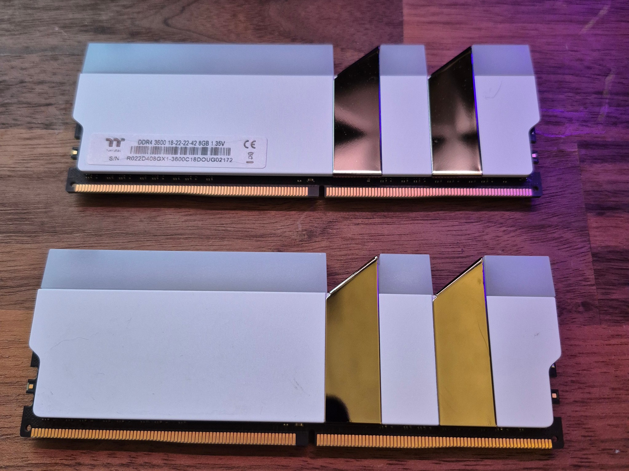 THERMALTAKE 16 GB DDR4 RGB RAM