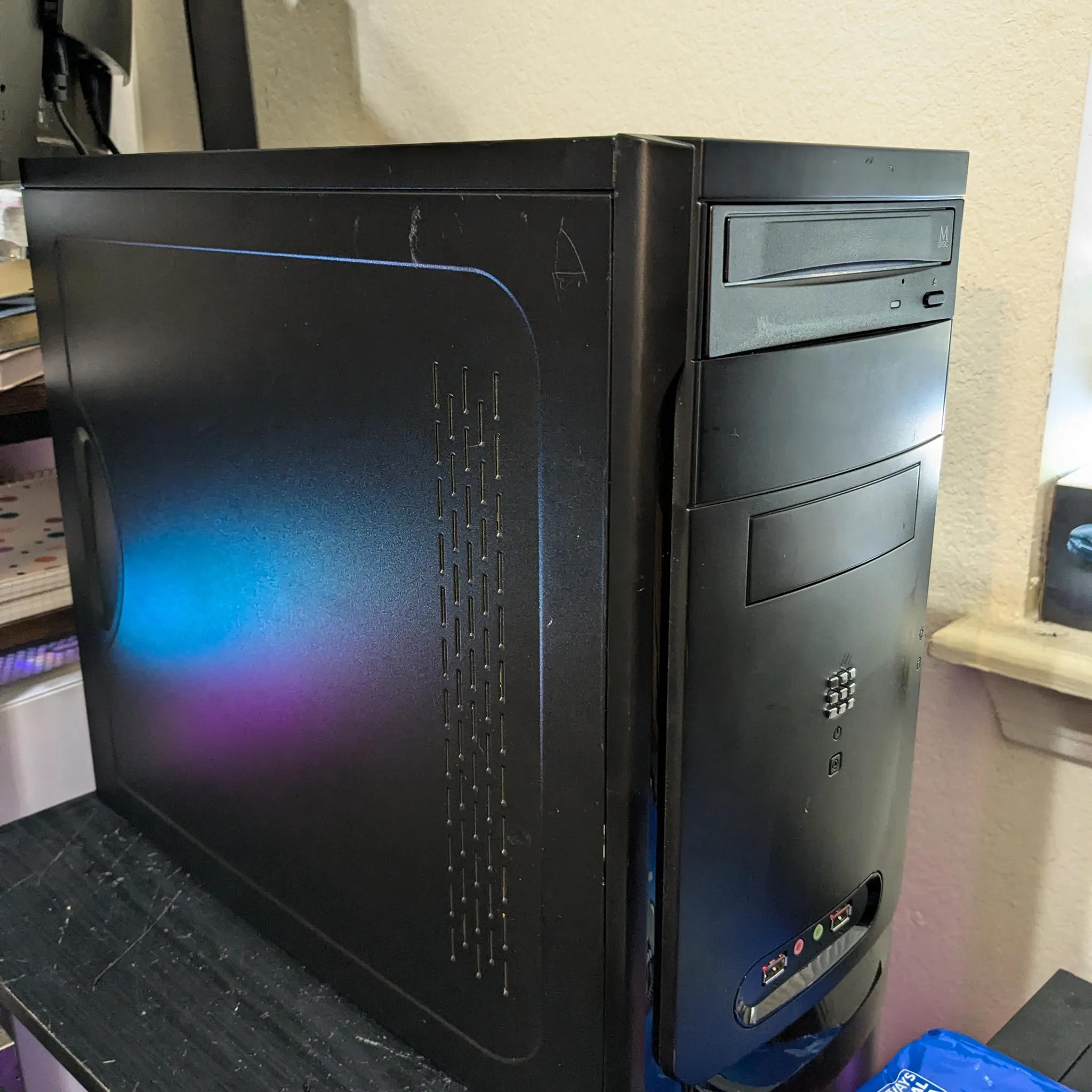 Incognito - i5-2400, 16GB RAM, Quadro K2200 (GTX 750 TI), 400GB SSD, Win10, RGB, Wifi
