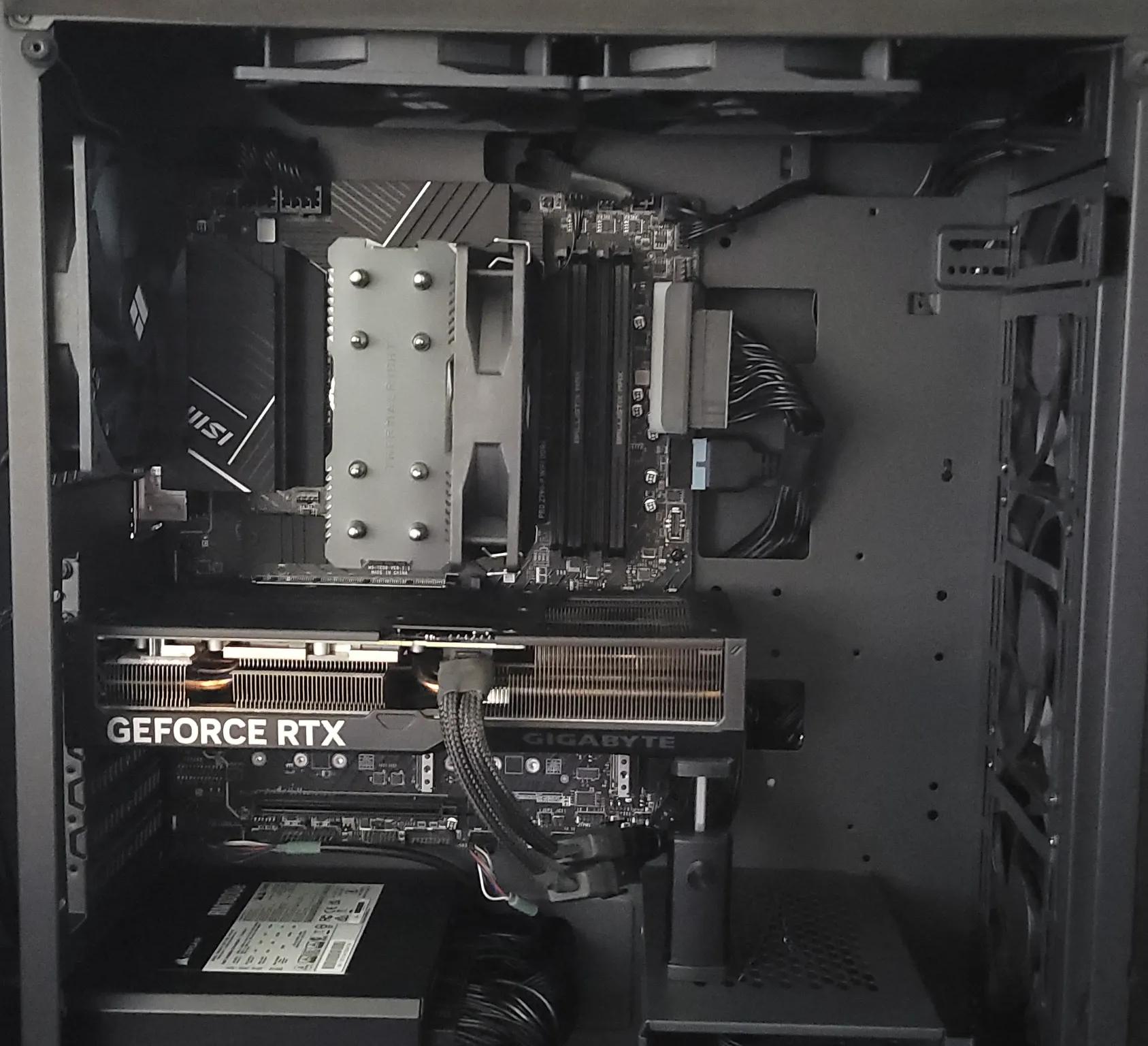 🔥 High-Performance Build – i5-14600KF | RTX 4070 Super OC | 4400MHz DDR4 | 1TB NVMe | 1000W PSU 🔥