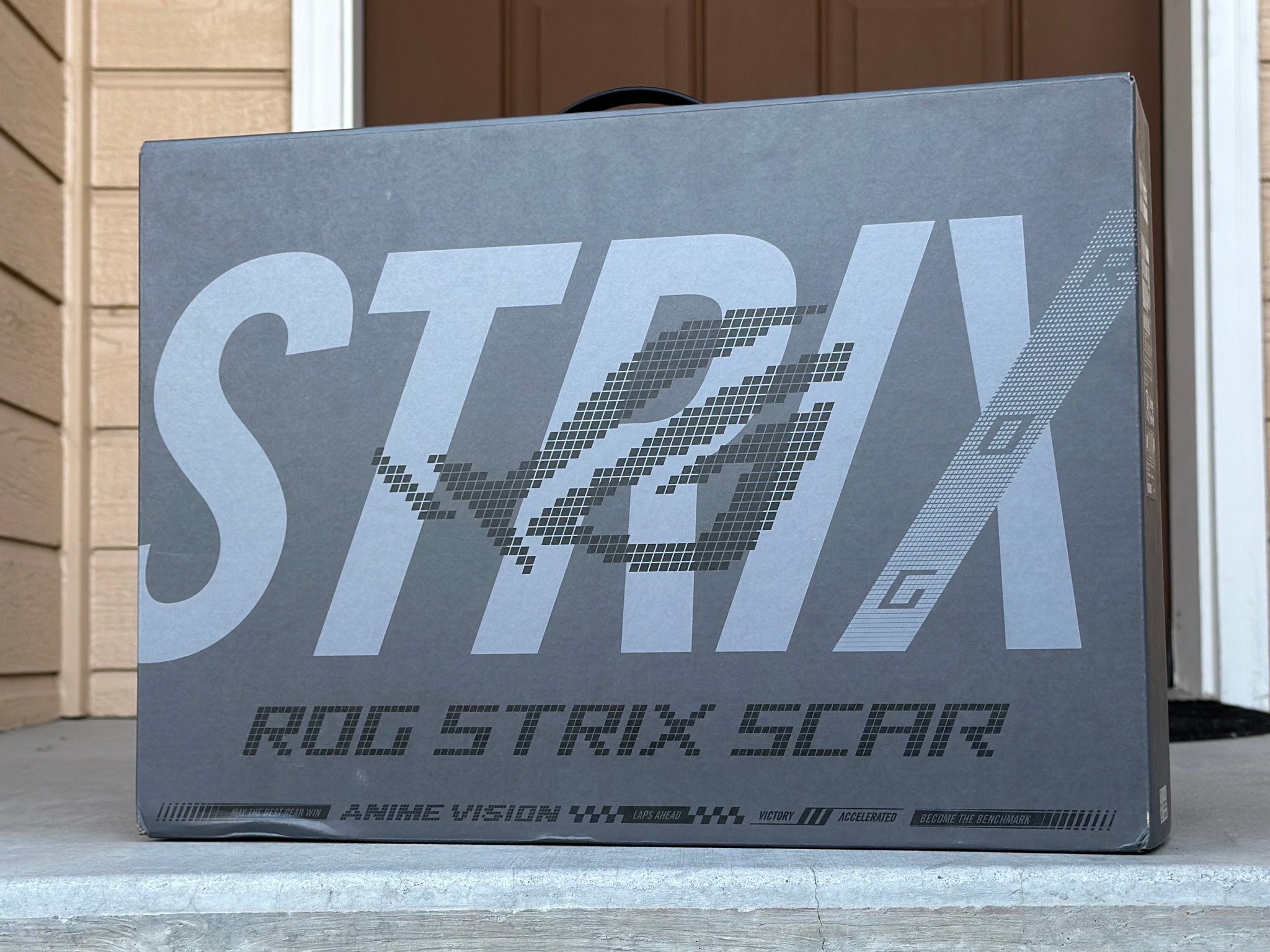 Asus ROG Strix Scar 16 (2025) 240HZ GeForce RTX 5080, Ultra core 9 275HX, 32GB DDR5