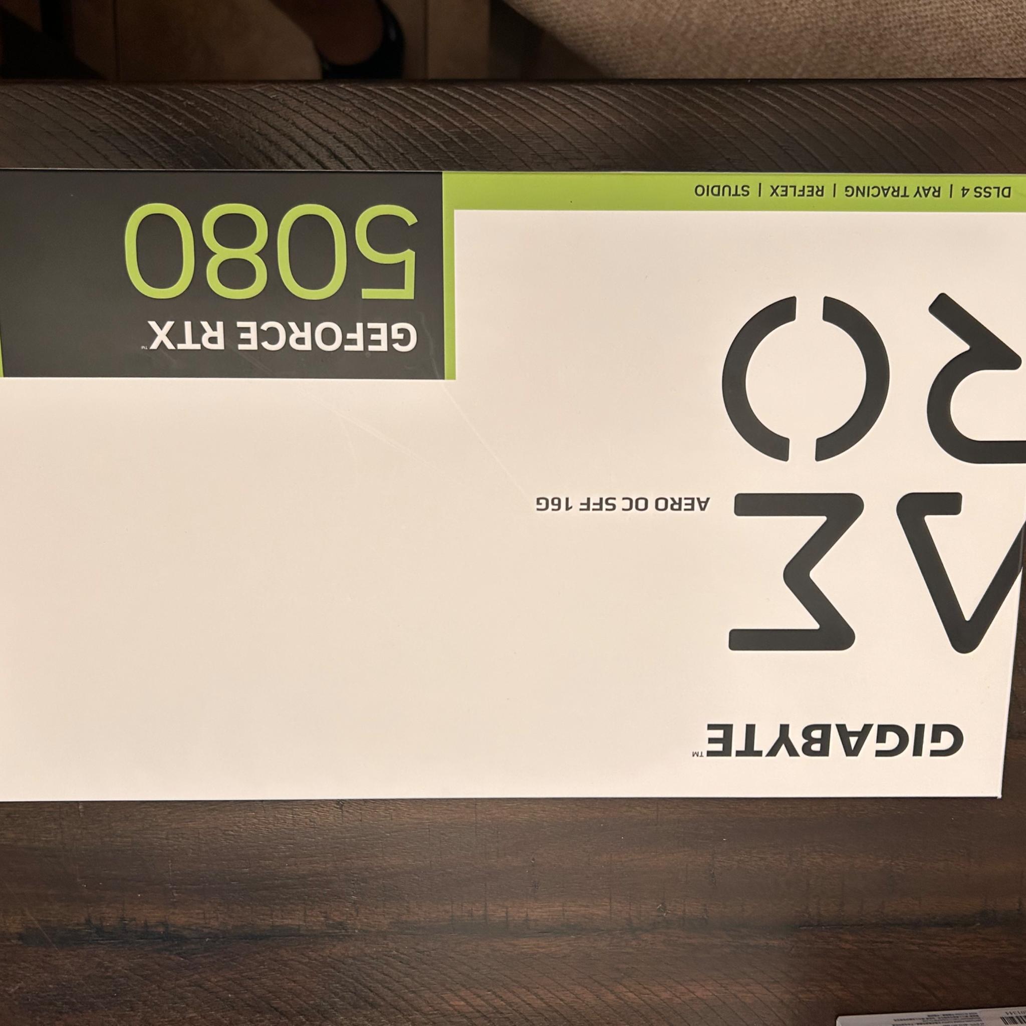 RTX 5080 AERO SFF White OC edition W/ RM1000X Corsair Power Supply White