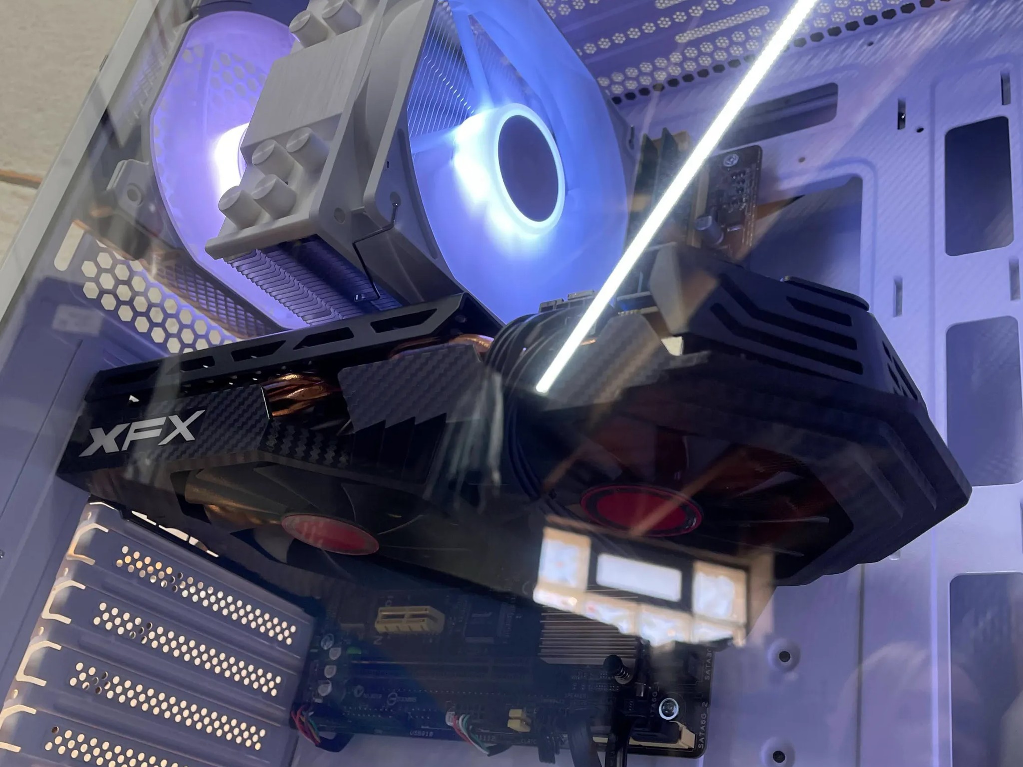 Frosty Gaming PC | Intel i7 / AMD RX580 / 8GB / 1.1TB Win 11 Pro + Wi-Fi