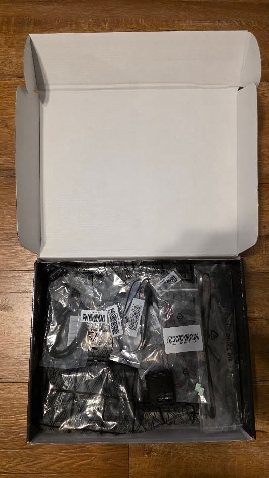 Used Intel Core i5 13600K + Gigabyte Aorus Elite AX Z790 (Missing GPU PCIE lock)