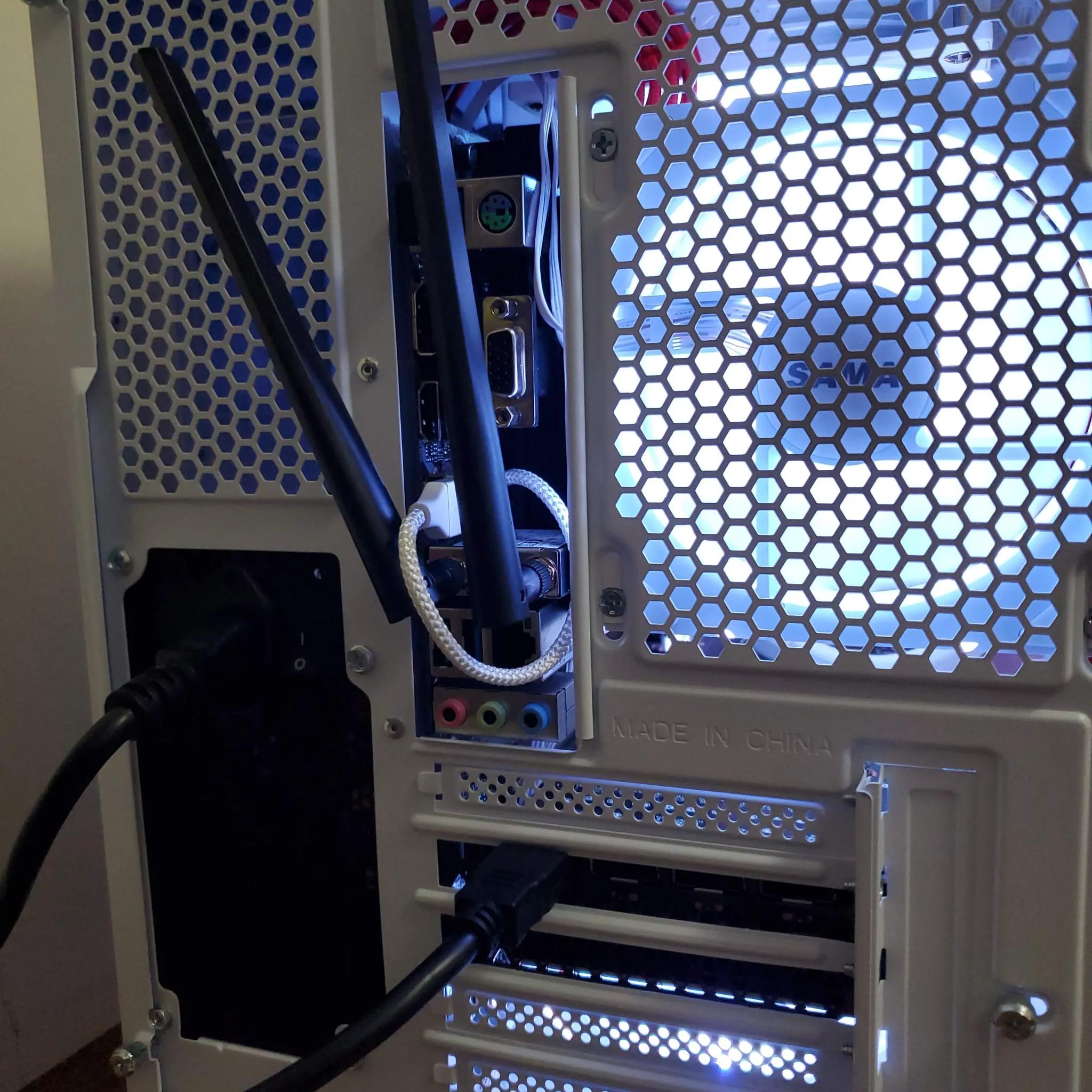 *White Base* Custom Gaming PC | RTX 3070 | Ryzen 5 | LCD AIO | 32GB DDR4 RAM | 1TB NVME SSD | Wifi