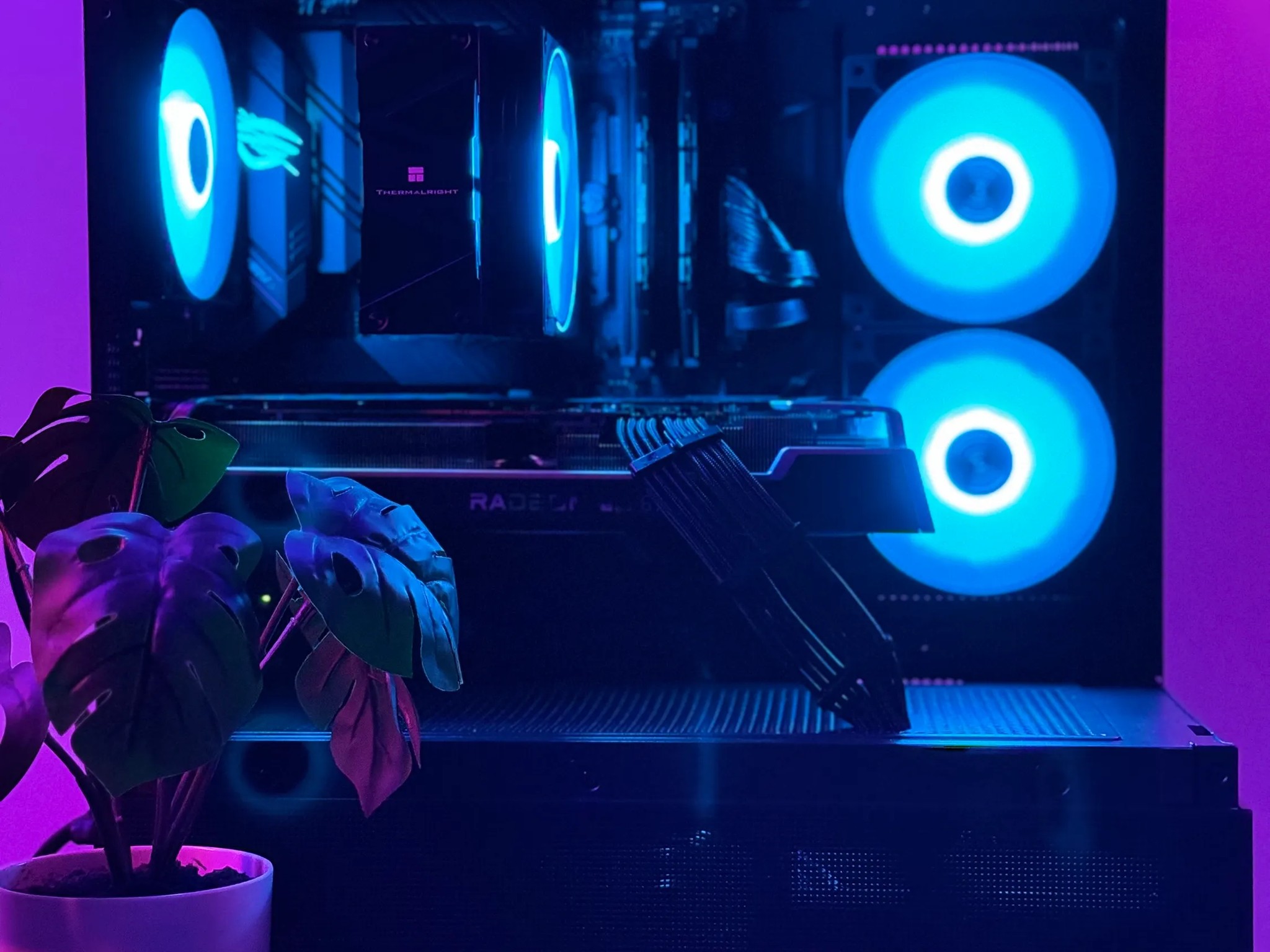 Swift XR- Radeon RX 6750 XT 12 GB VRAM, AMD Ryzen 5 5600X, ROG Strix MOBO, 1TB SSD, 32GB RAM, 750w